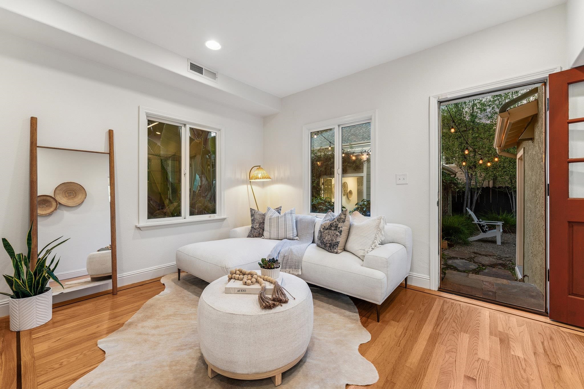 Detail Gallery Image 33 of 40 For 688 57th St, Oakland,  CA 94609 - 3 Beds | 3 Baths