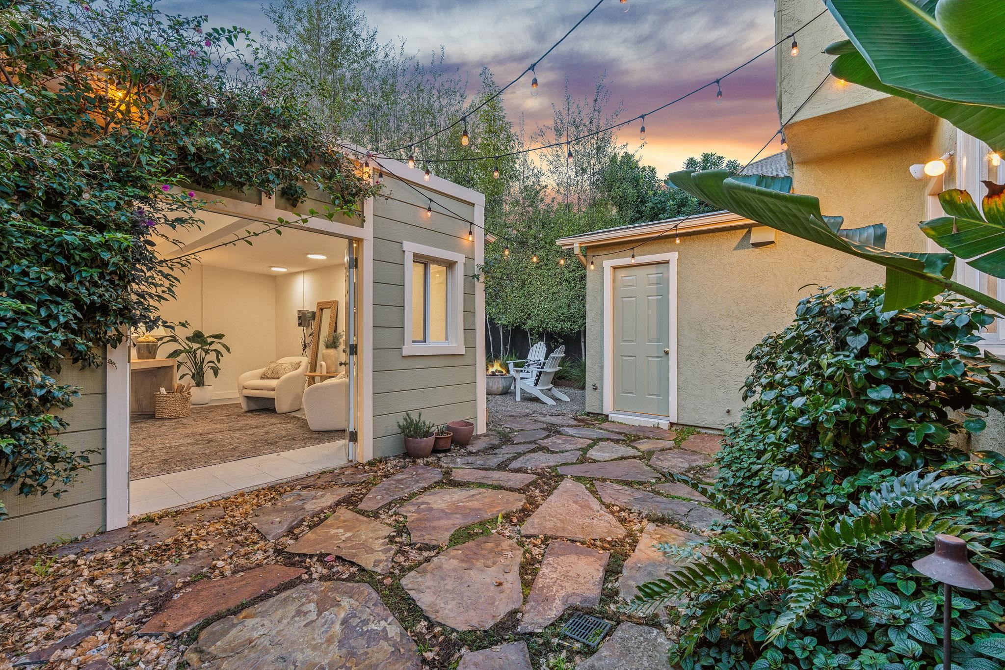 Detail Gallery Image 34 of 40 For 688 57th St, Oakland,  CA 94609 - 3 Beds | 3 Baths