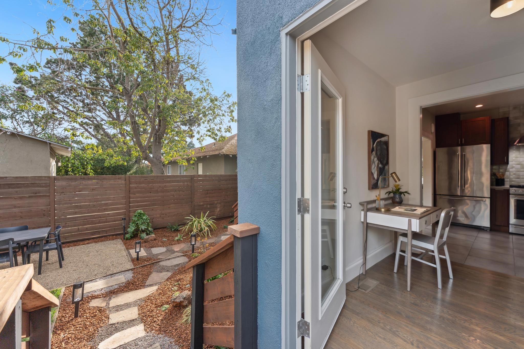 Detail Gallery Image 29 of 60 For 2435 Bonar St, Berkeley,  CA 94702 - 3 Beds | 2 Baths