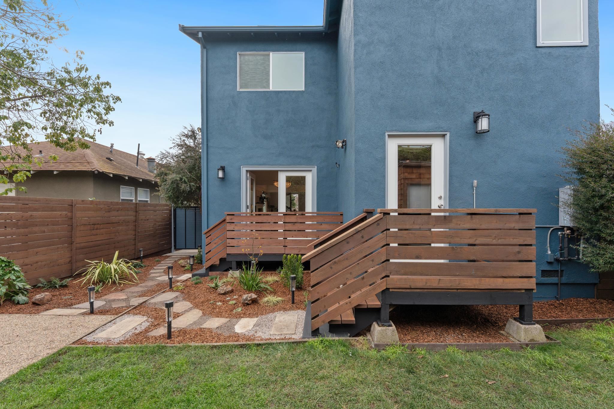Detail Gallery Image 50 of 60 For 2435 Bonar St, Berkeley,  CA 94702 - 3 Beds | 2 Baths