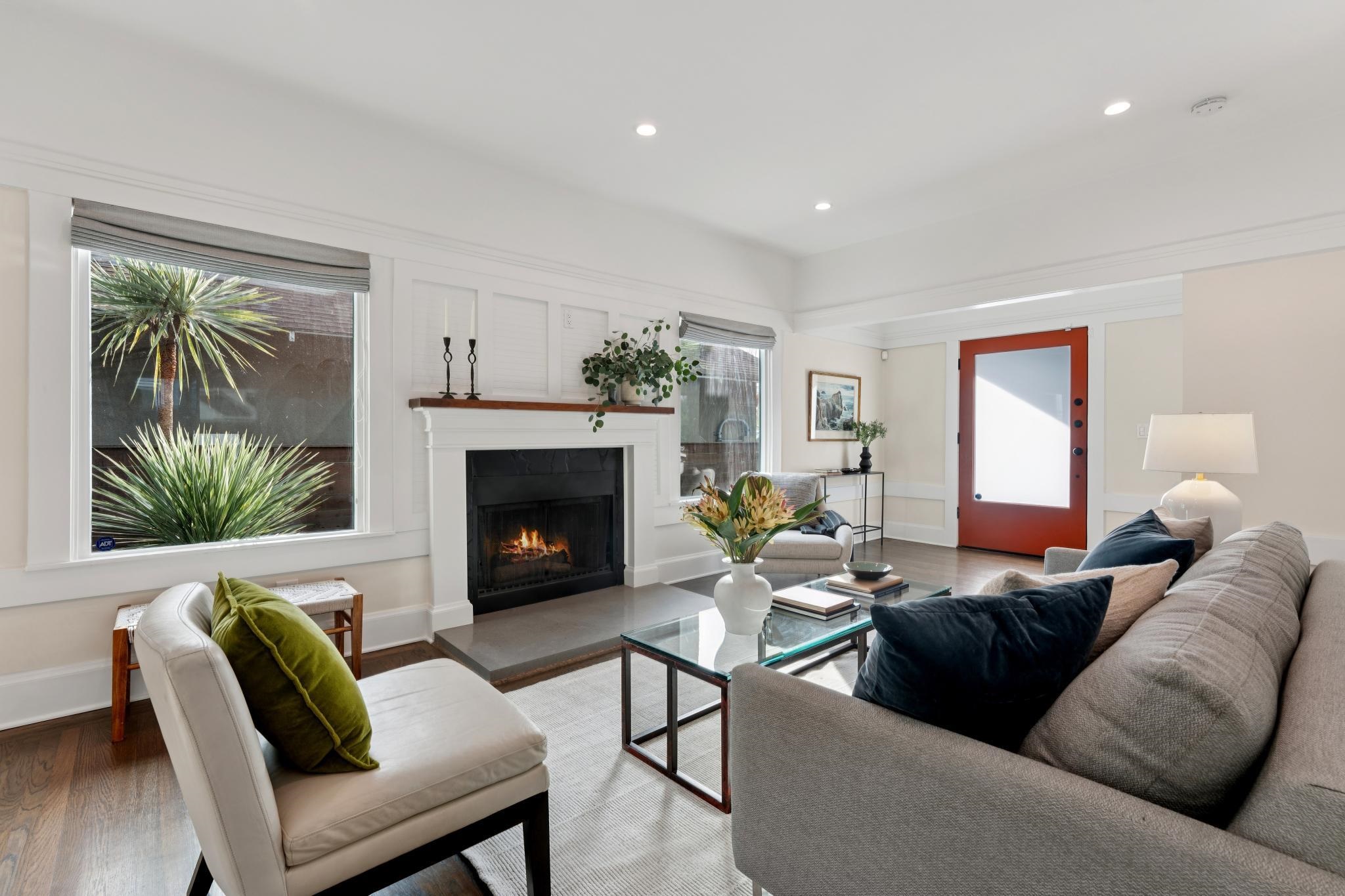 Detail Gallery Image 9 of 60 For 2435 Bonar St, Berkeley,  CA 94702 - 3 Beds | 2 Baths