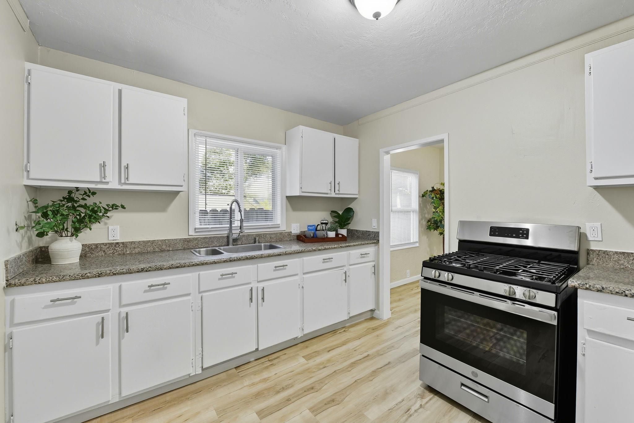 Detail Gallery Image 11 of 27 For 1113 Rivera Dr, Sacramento,  CA 95838 - 2 Beds | 1 Baths