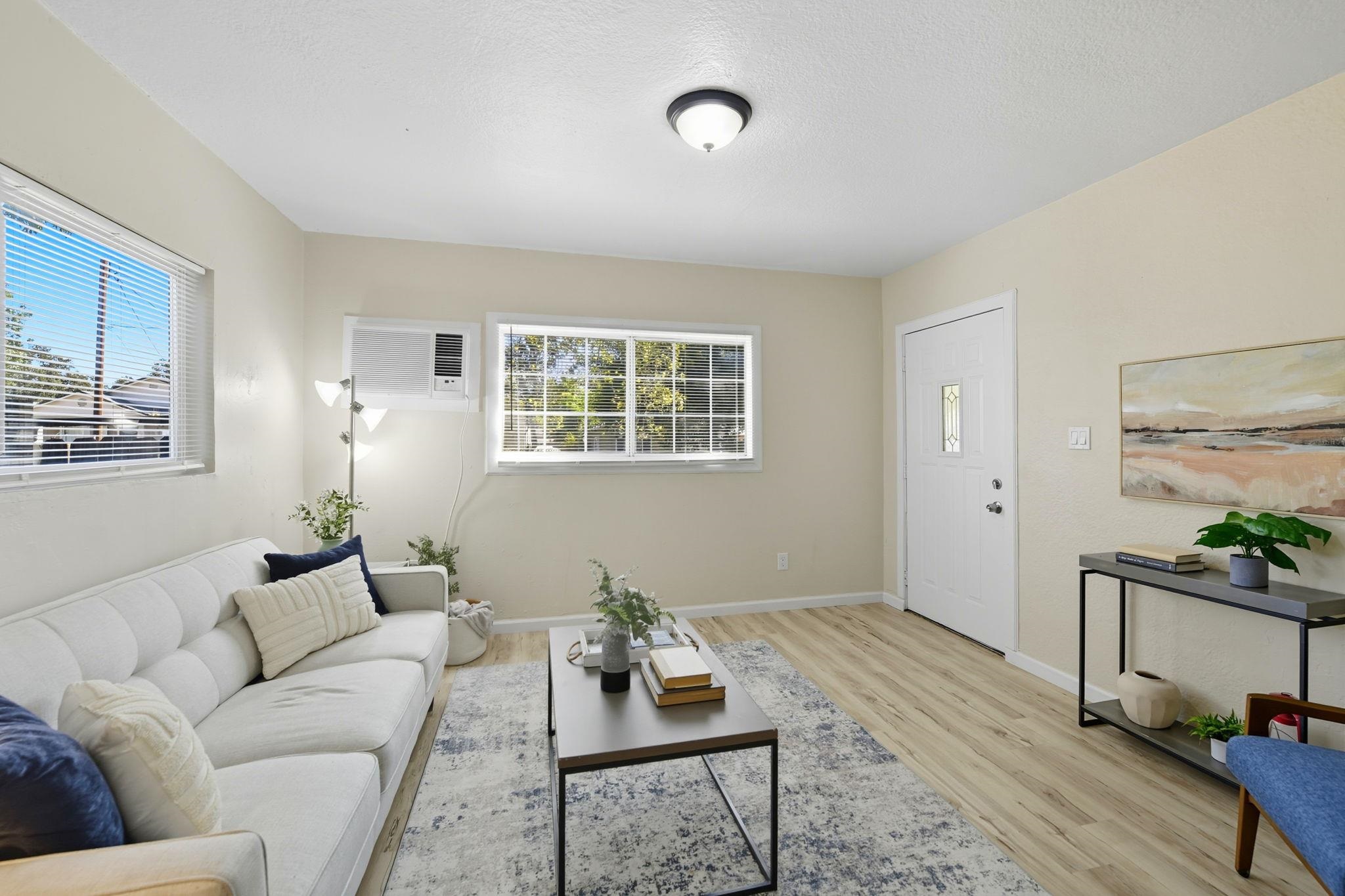 Detail Gallery Image 5 of 27 For 1113 Rivera Dr, Sacramento,  CA 95838 - 2 Beds | 1 Baths