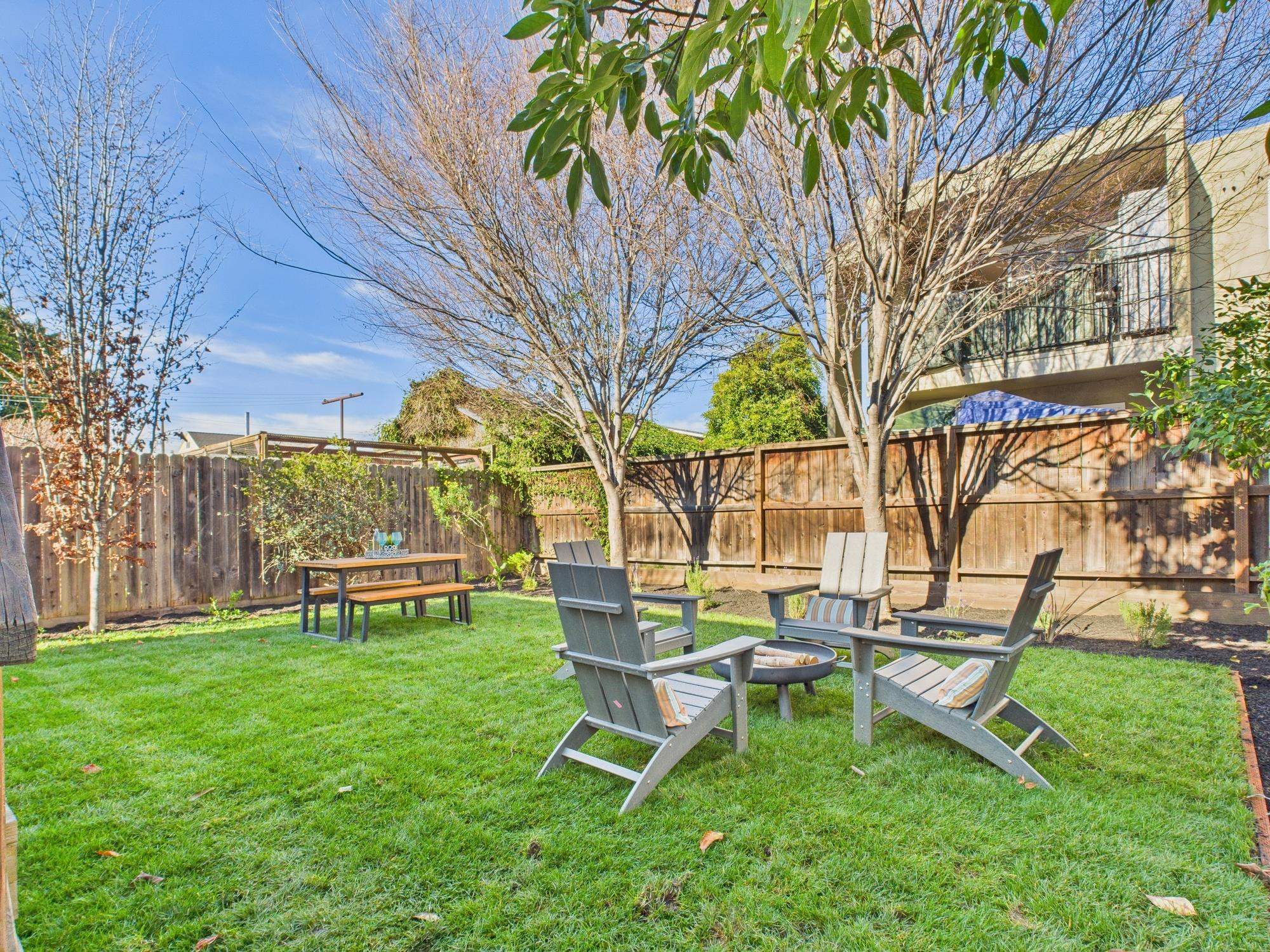 Detail Gallery Image 21 of 51 For 680 42nd St, Oakland,  CA 94609 - 5 Beds | 3 Baths