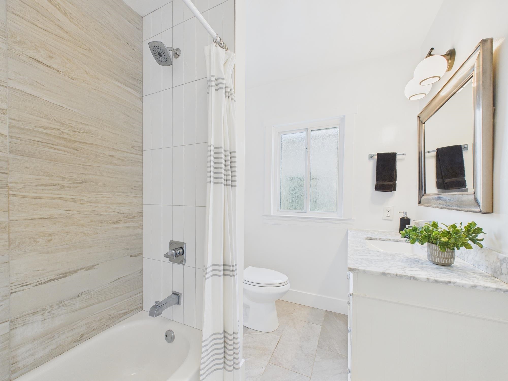 Detail Gallery Image 30 of 51 For 680 42nd St, Oakland,  CA 94609 - 5 Beds | 3 Baths