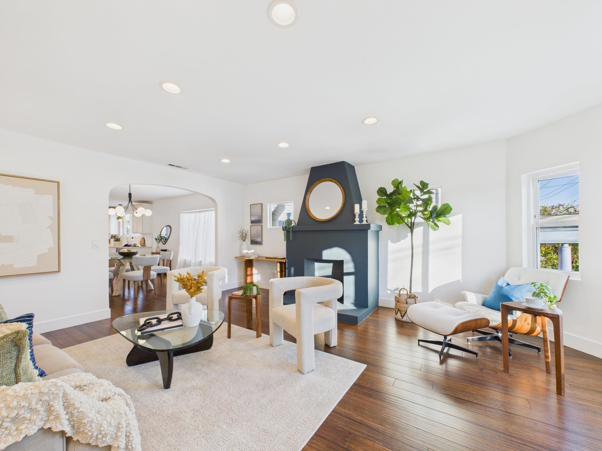 Detail Gallery Image 4 of 51 For 680 42nd St, Oakland,  CA 94609 - 5 Beds | 3 Baths