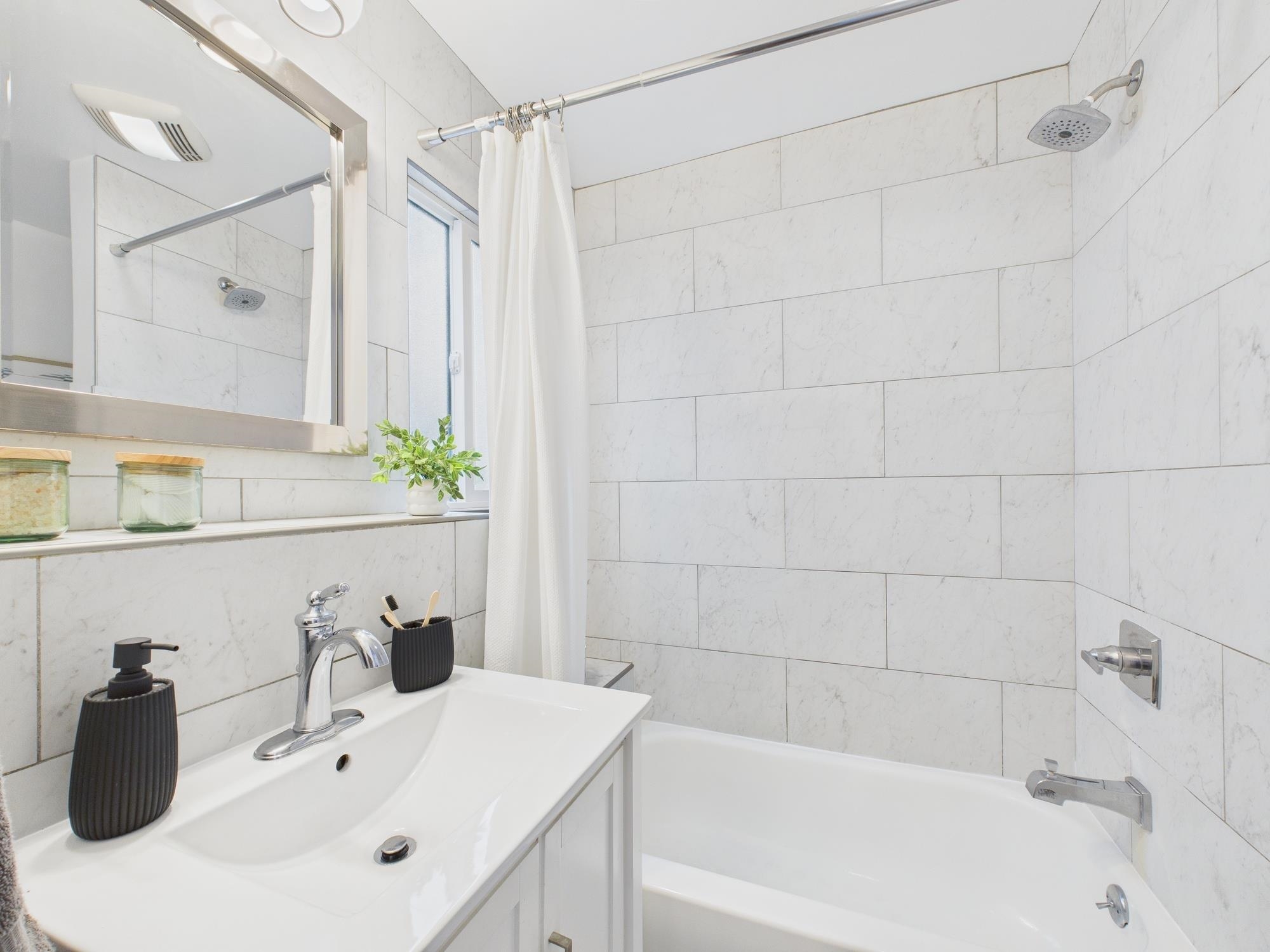 Detail Gallery Image 47 of 51 For 680 42nd St, Oakland,  CA 94609 - 5 Beds | 3 Baths