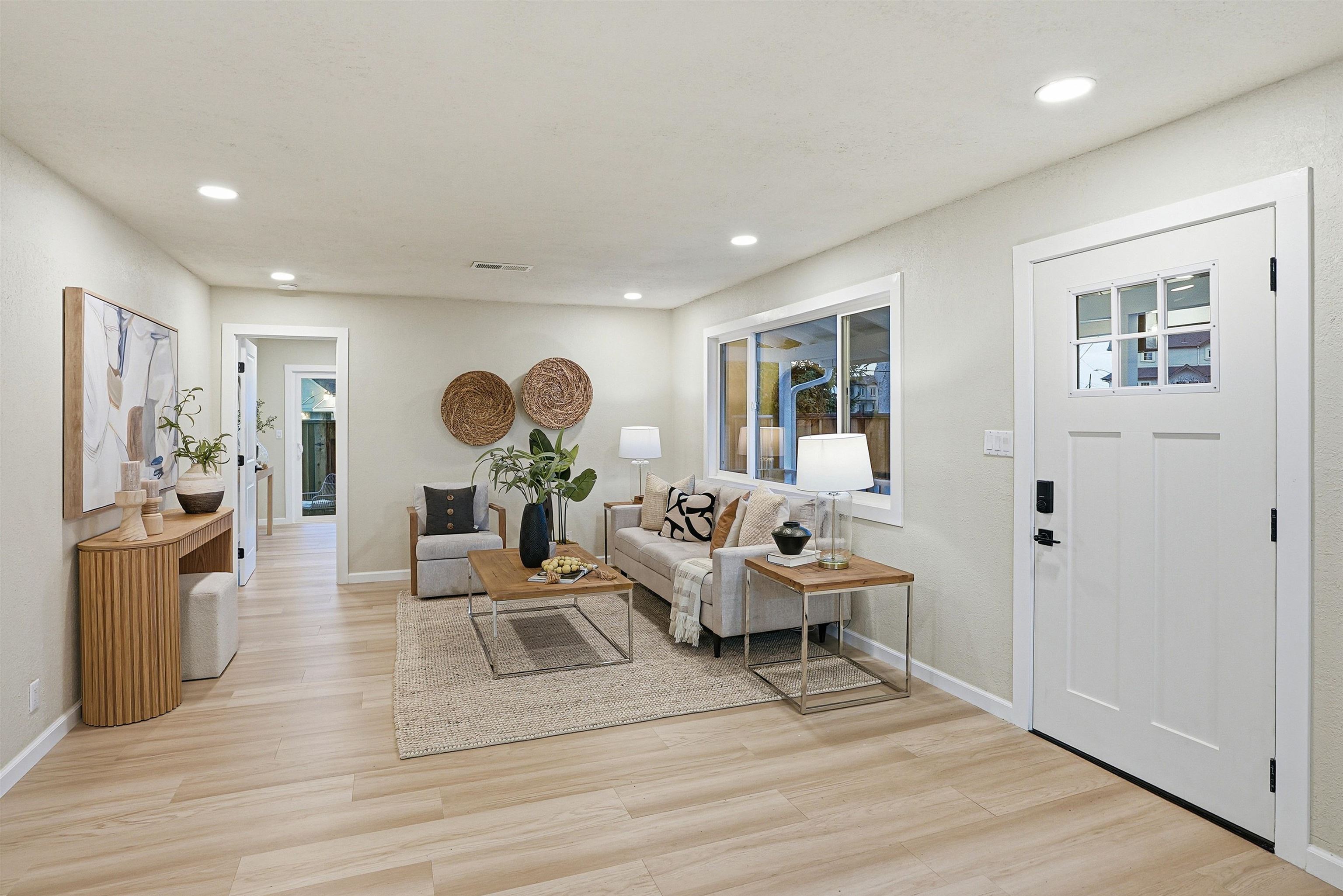 Detail Gallery Image 2 of 32 For 112 Martin Ave, Livermore,  CA 94551 - 3 Beds | 3 Baths