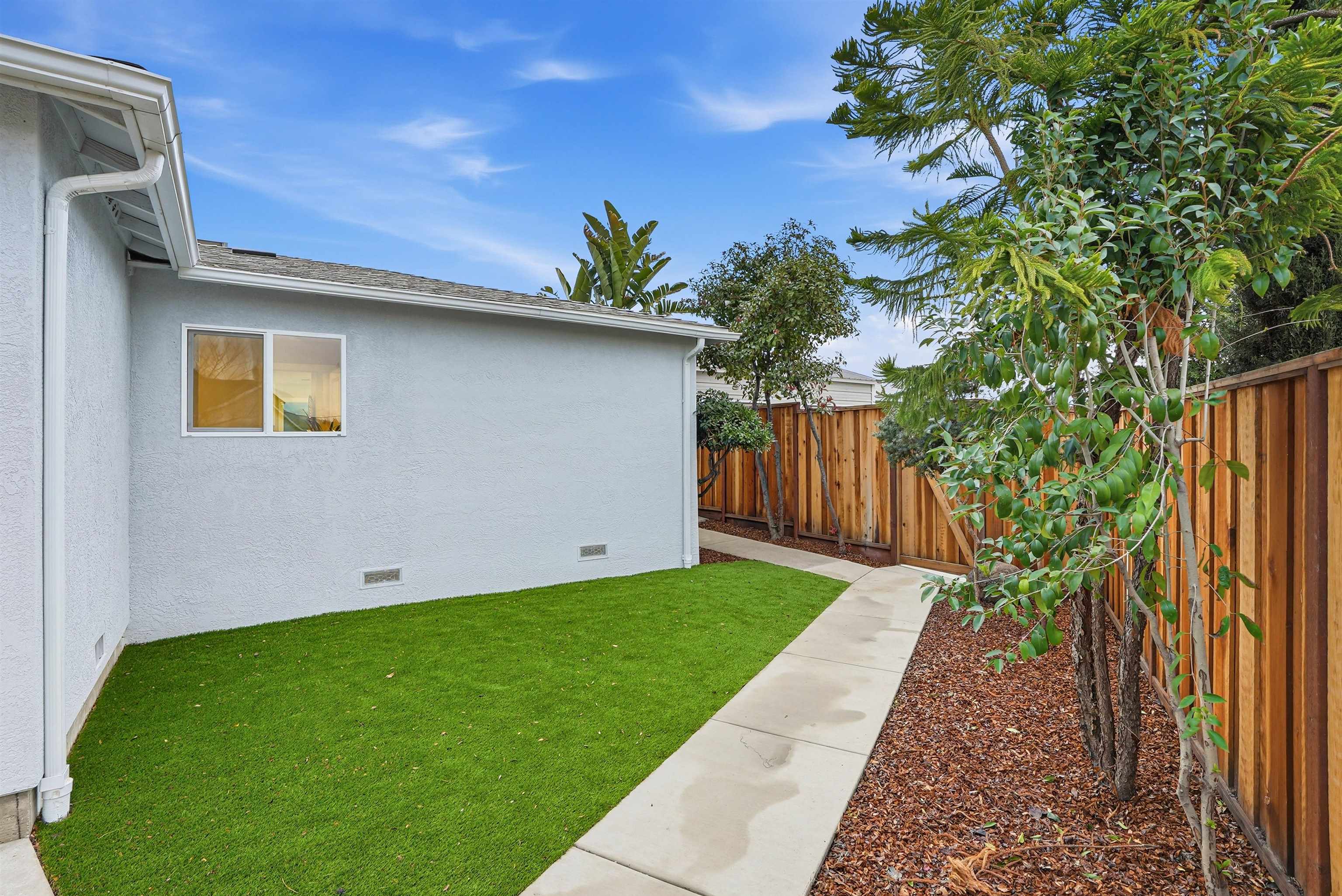 Detail Gallery Image 27 of 32 For 112 Martin Ave, Livermore,  CA 94551 - 3 Beds | 3 Baths