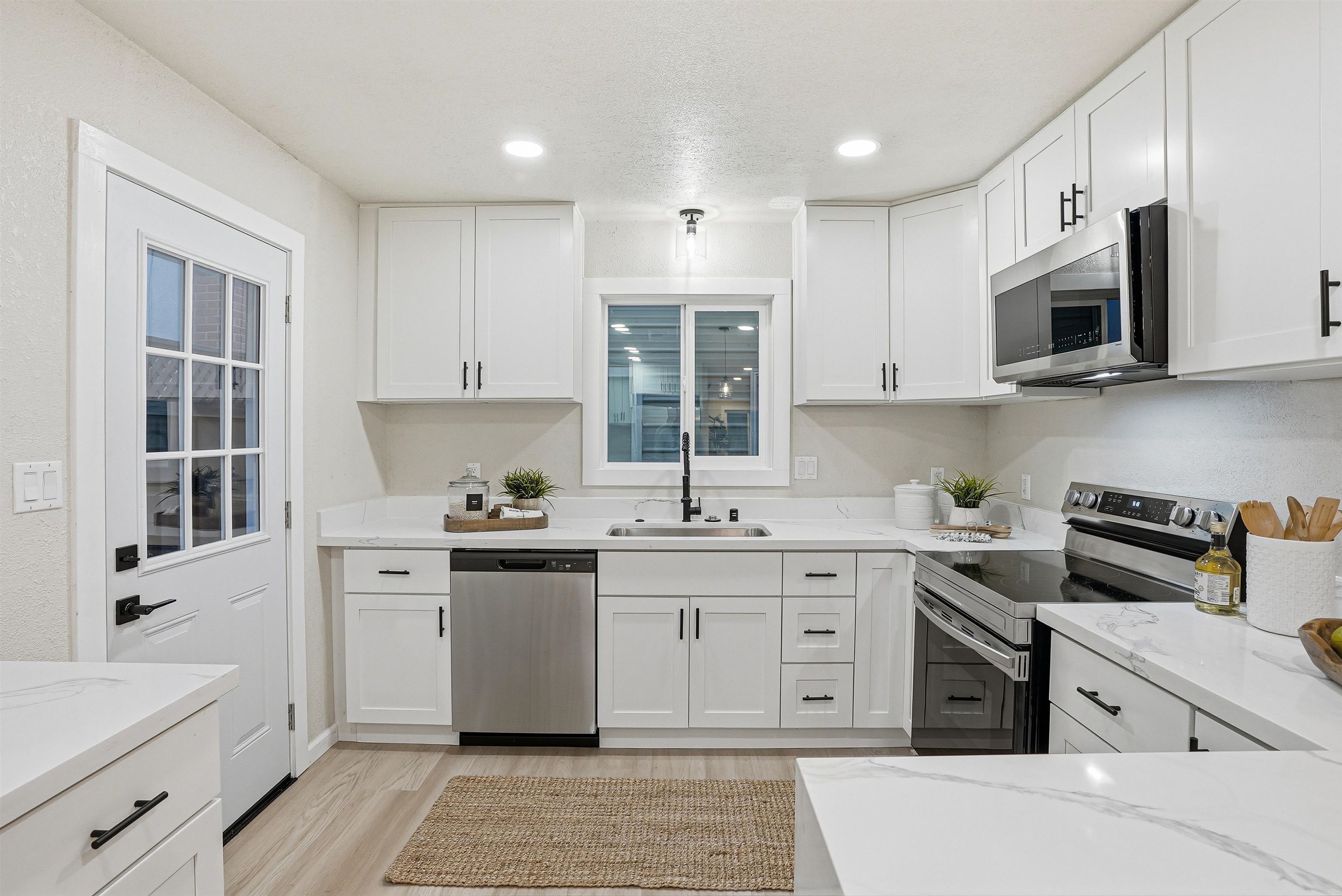 Detail Gallery Image 7 of 32 For 112 Martin Ave, Livermore,  CA 94551 - 3 Beds | 3 Baths