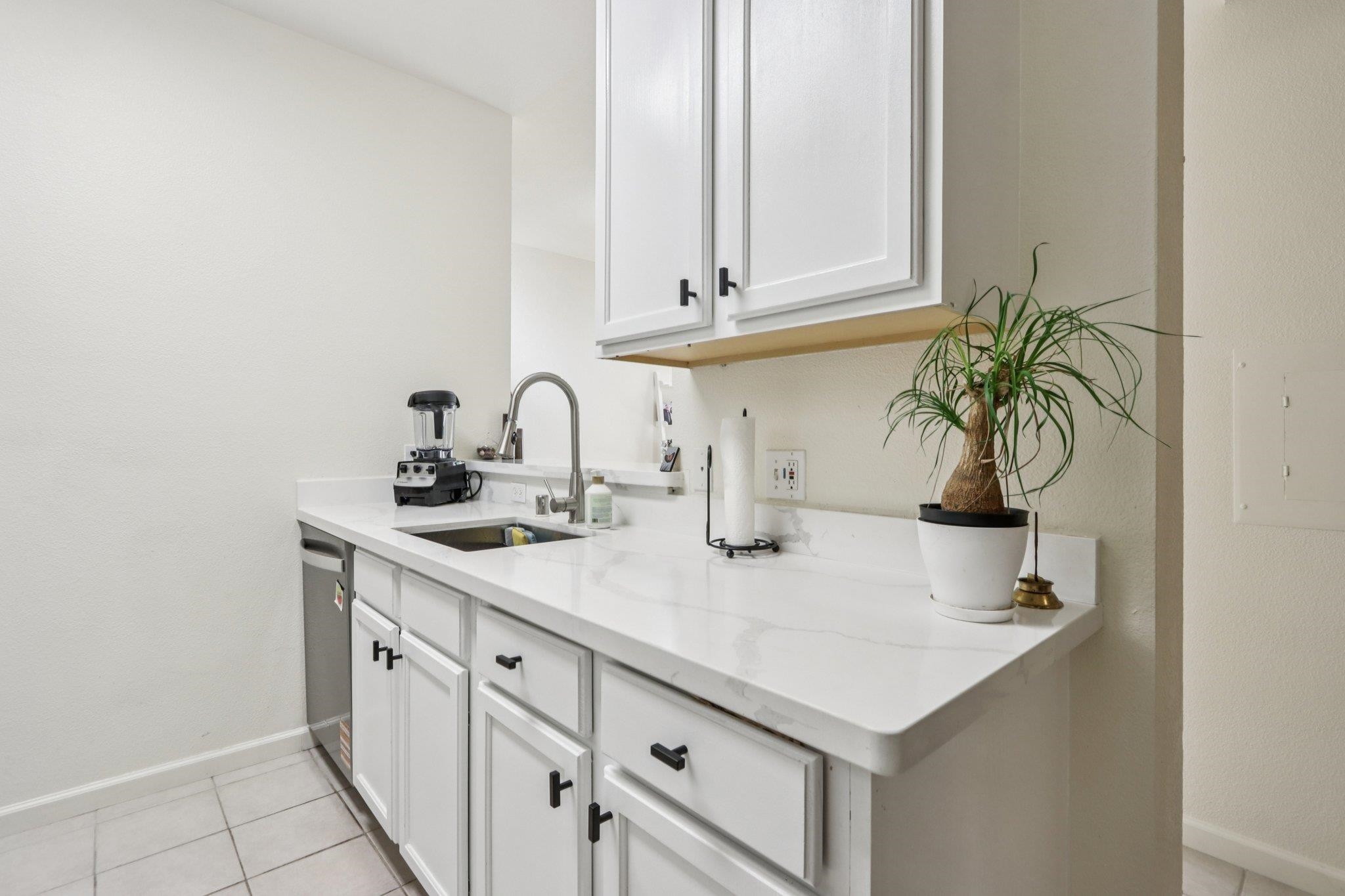 Detail Gallery Image 11 of 38 For 2255 Showers Dr #111,  Mountain View,  CA 94040 - 1 Beds | 1 Baths