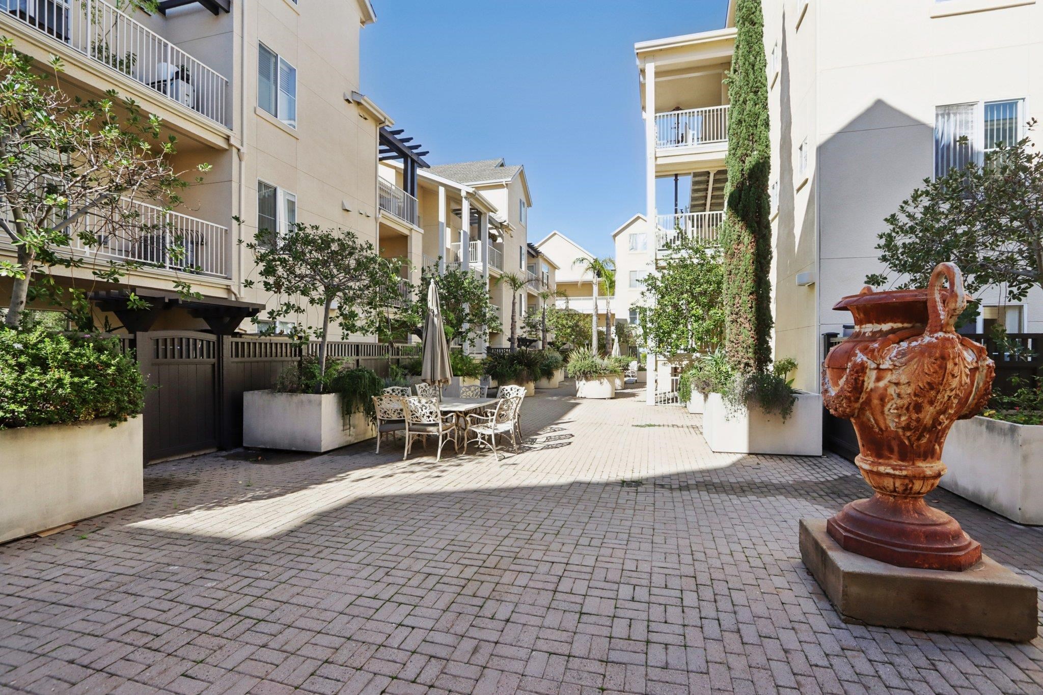 Detail Gallery Image 23 of 38 For 2255 Showers Dr #111,  Mountain View,  CA 94040 - 1 Beds | 1 Baths