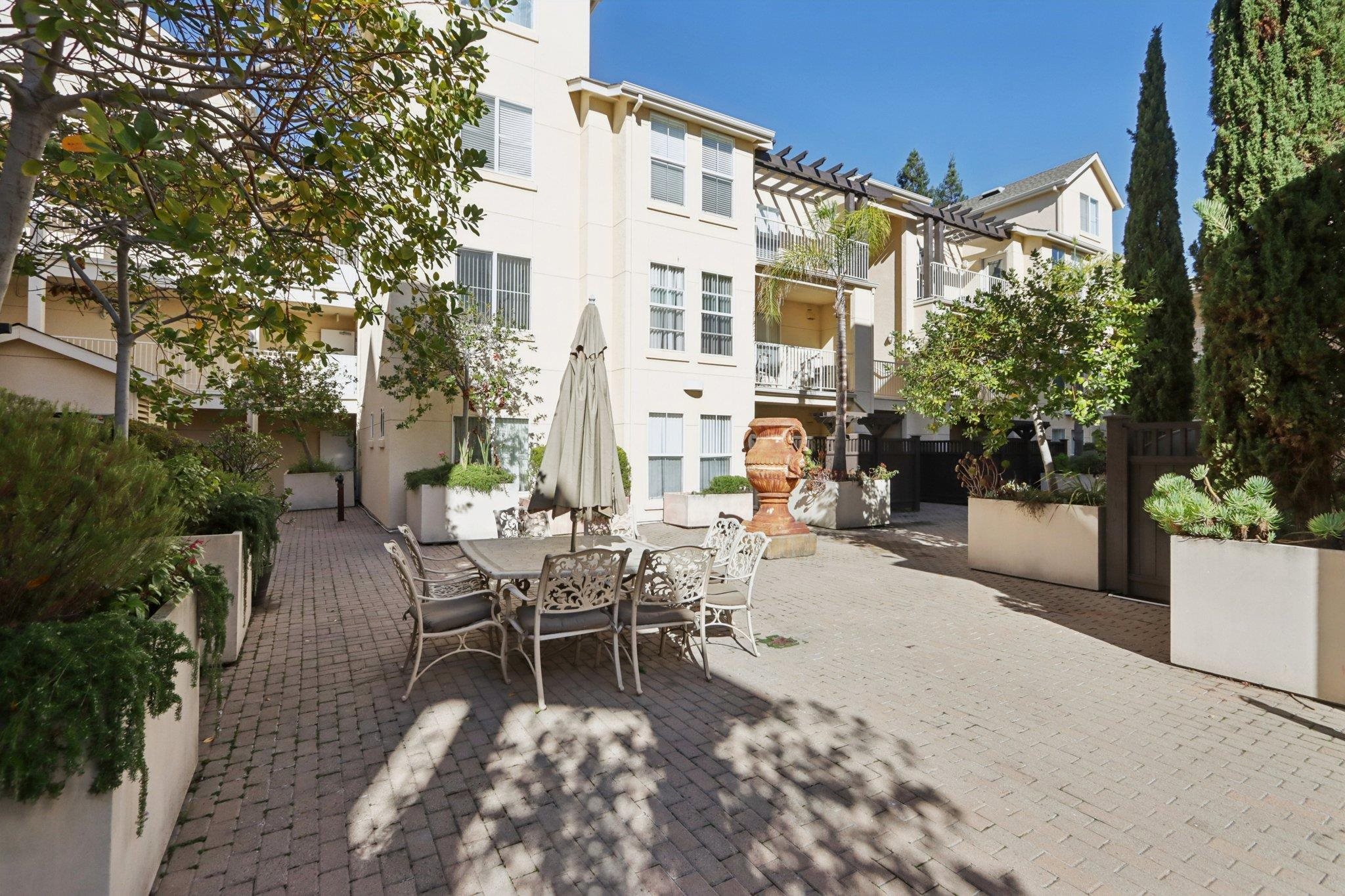 Detail Gallery Image 26 of 38 For 2255 Showers Dr #111,  Mountain View,  CA 94040 - 1 Beds | 1 Baths