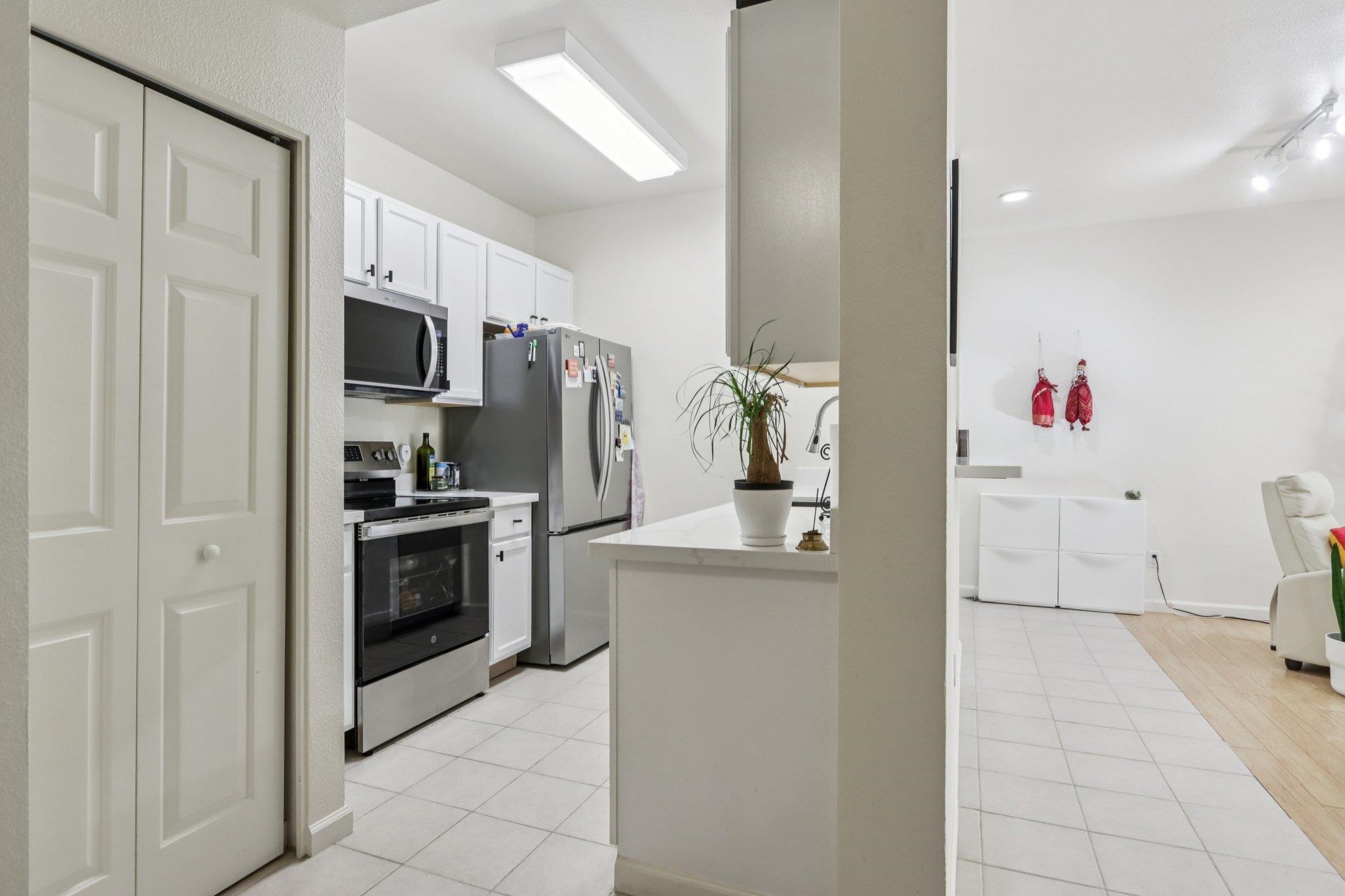 Detail Gallery Image 10 of 38 For 2255 Showers Dr #111,  Mountain View,  CA 94040 - 1 Beds | 1 Baths