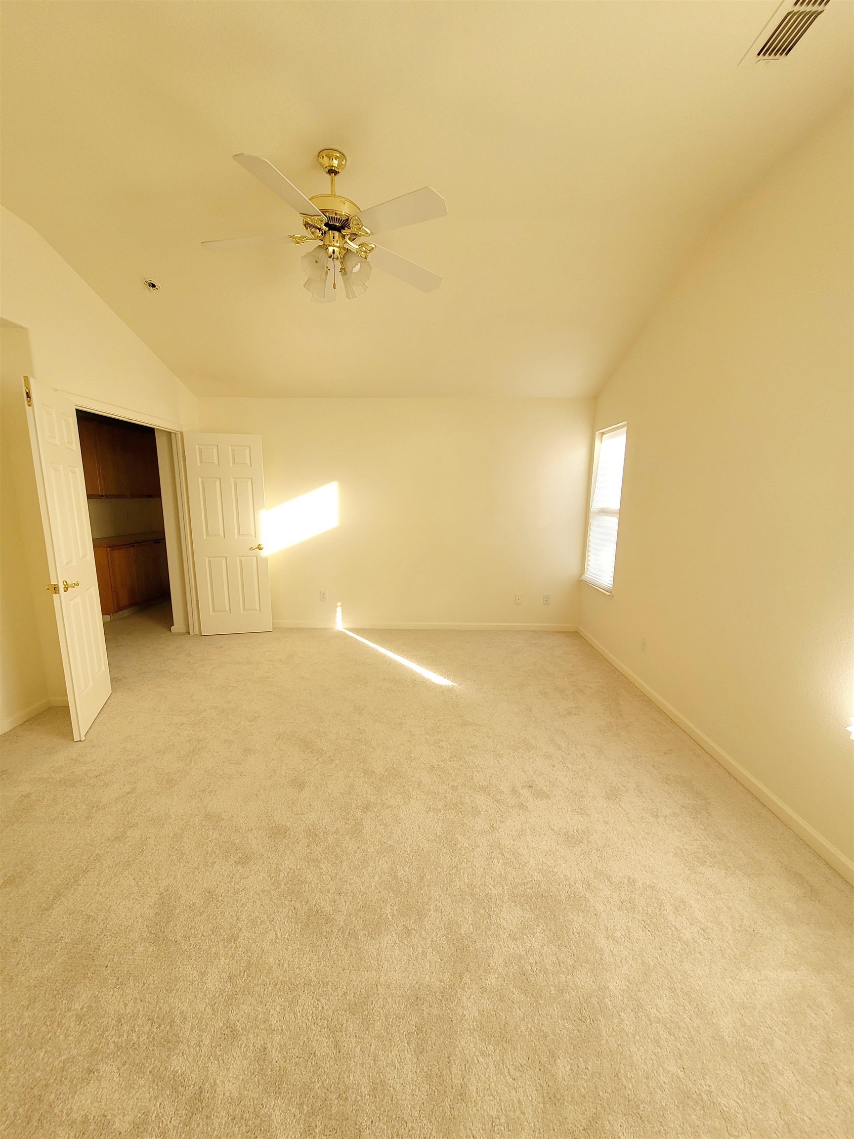 Detail Gallery Image 11 of 23 For 4224 Pinehurst Cir, Stockton,  CA 95219 - 3 Beds | 3 Baths