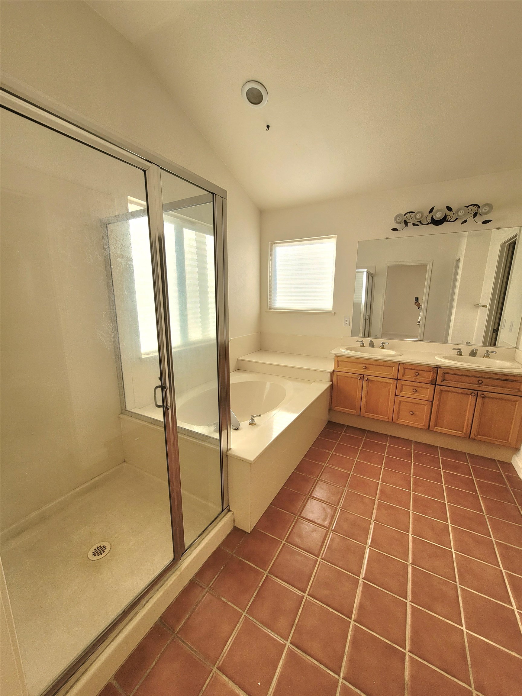 Detail Gallery Image 12 of 23 For 4224 Pinehurst Cir, Stockton,  CA 95219 - 3 Beds | 3 Baths