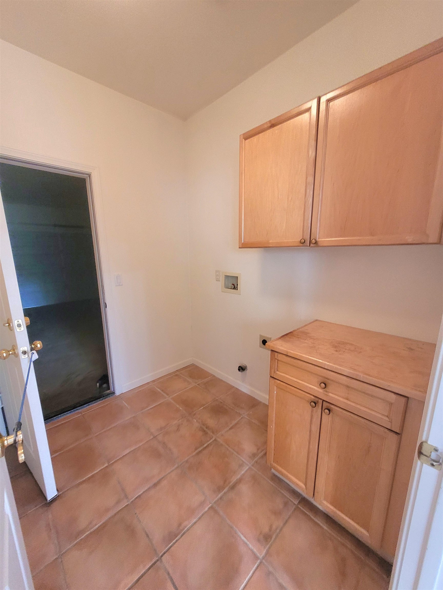 Detail Gallery Image 8 of 23 For 4224 Pinehurst Cir, Stockton,  CA 95219 - 3 Beds | 3 Baths