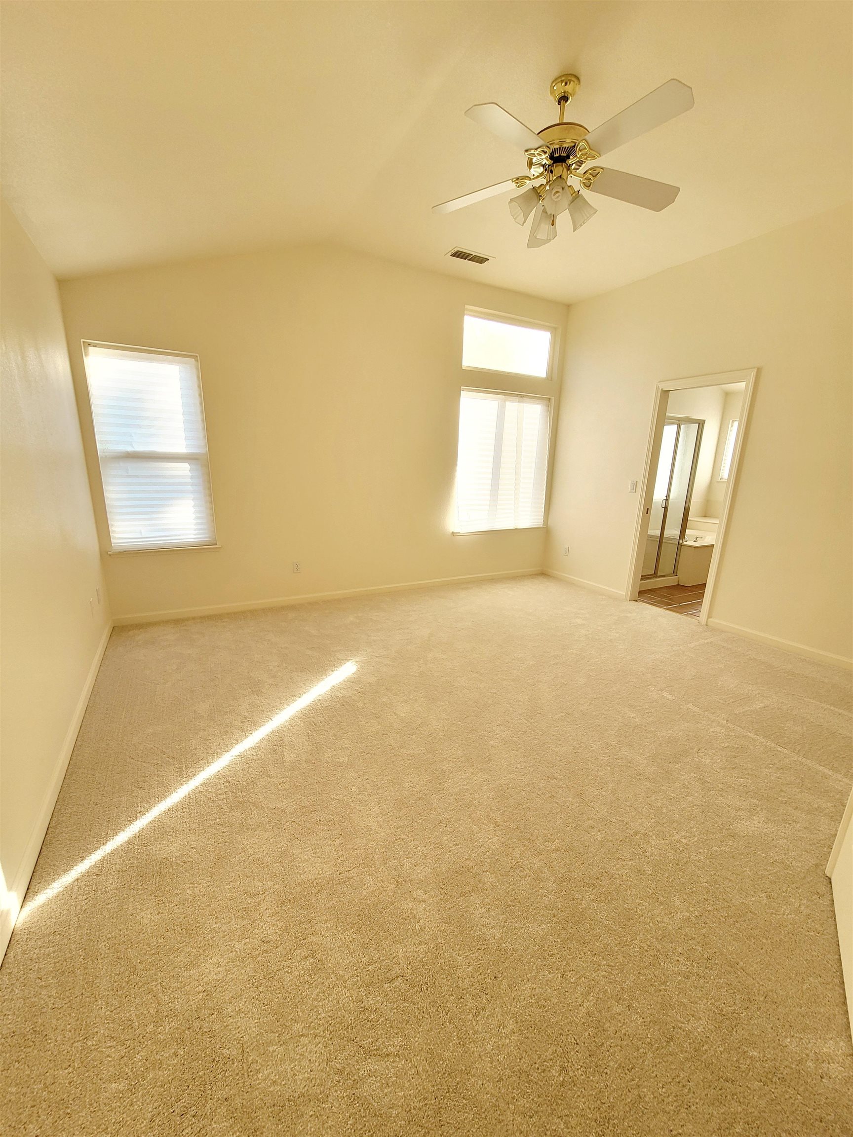 Detail Gallery Image 10 of 23 For 4224 Pinehurst Cir, Stockton,  CA 95219 - 3 Beds | 3 Baths