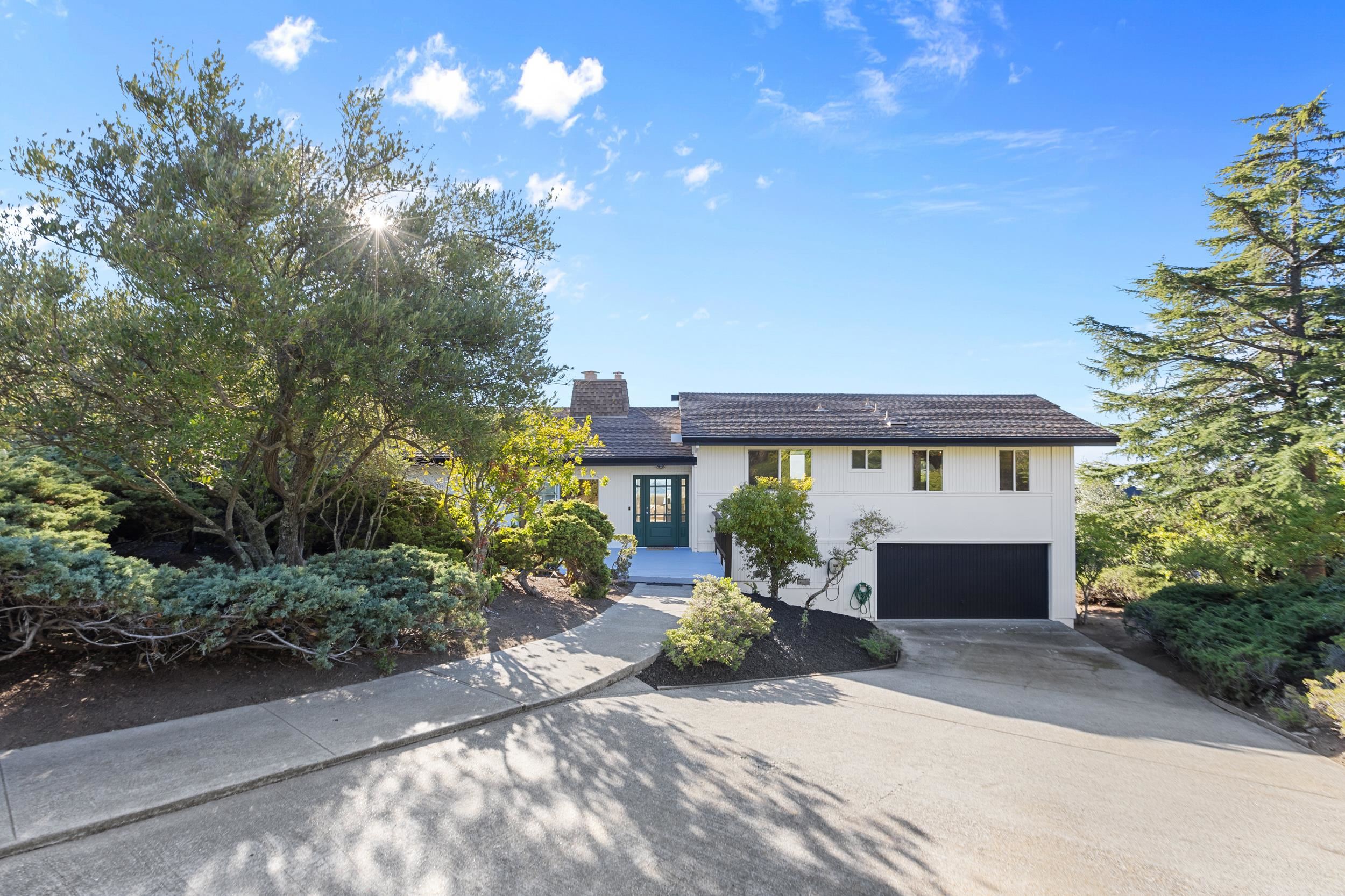 Detail Gallery Image 2 of 59 For 3964 Perie Ln, San Jose,  CA 95132-3226 - 4 Beds | 3 Baths