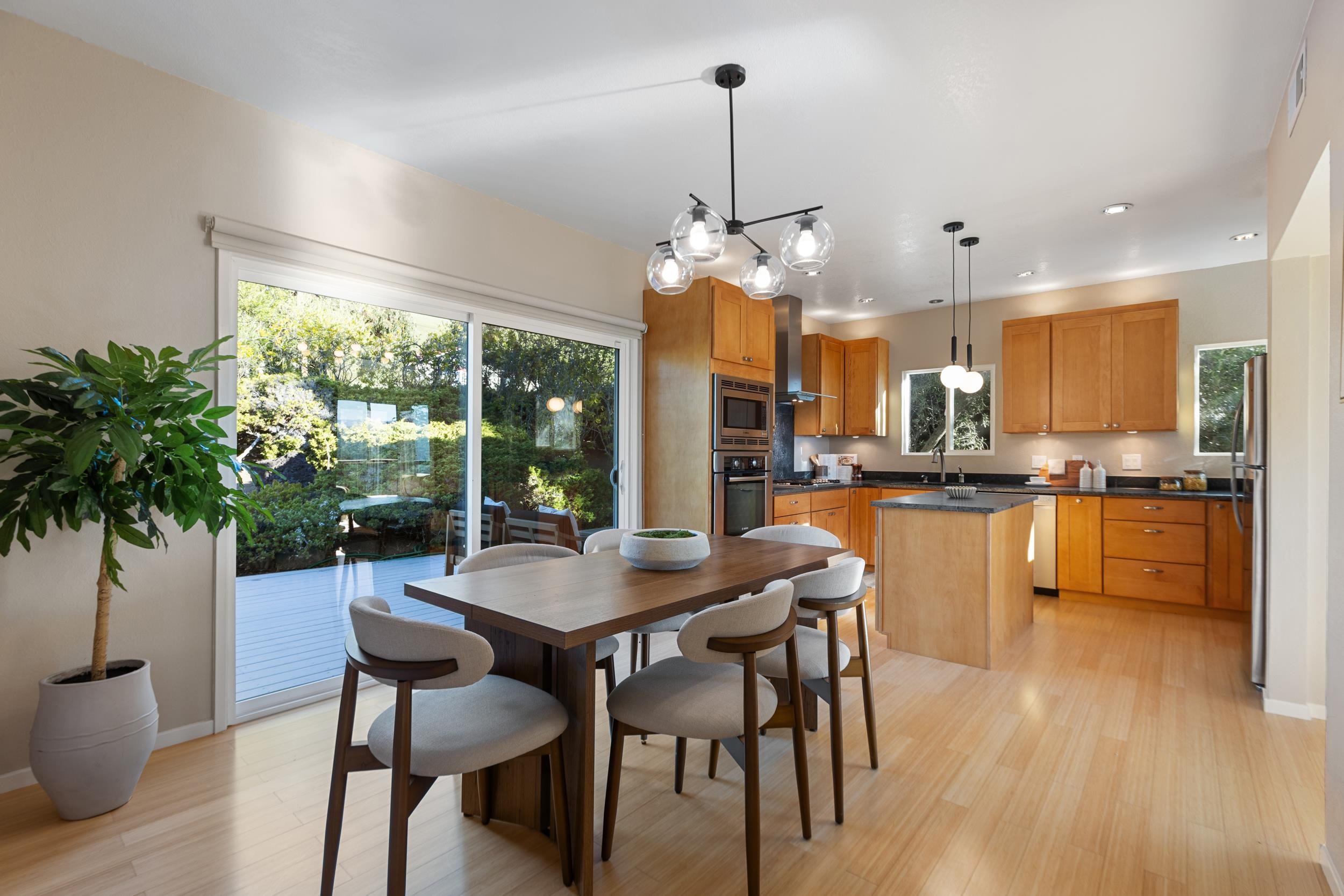 Detail Gallery Image 7 of 59 For 3964 Perie Ln, San Jose,  CA 95132-3226 - 4 Beds | 3 Baths