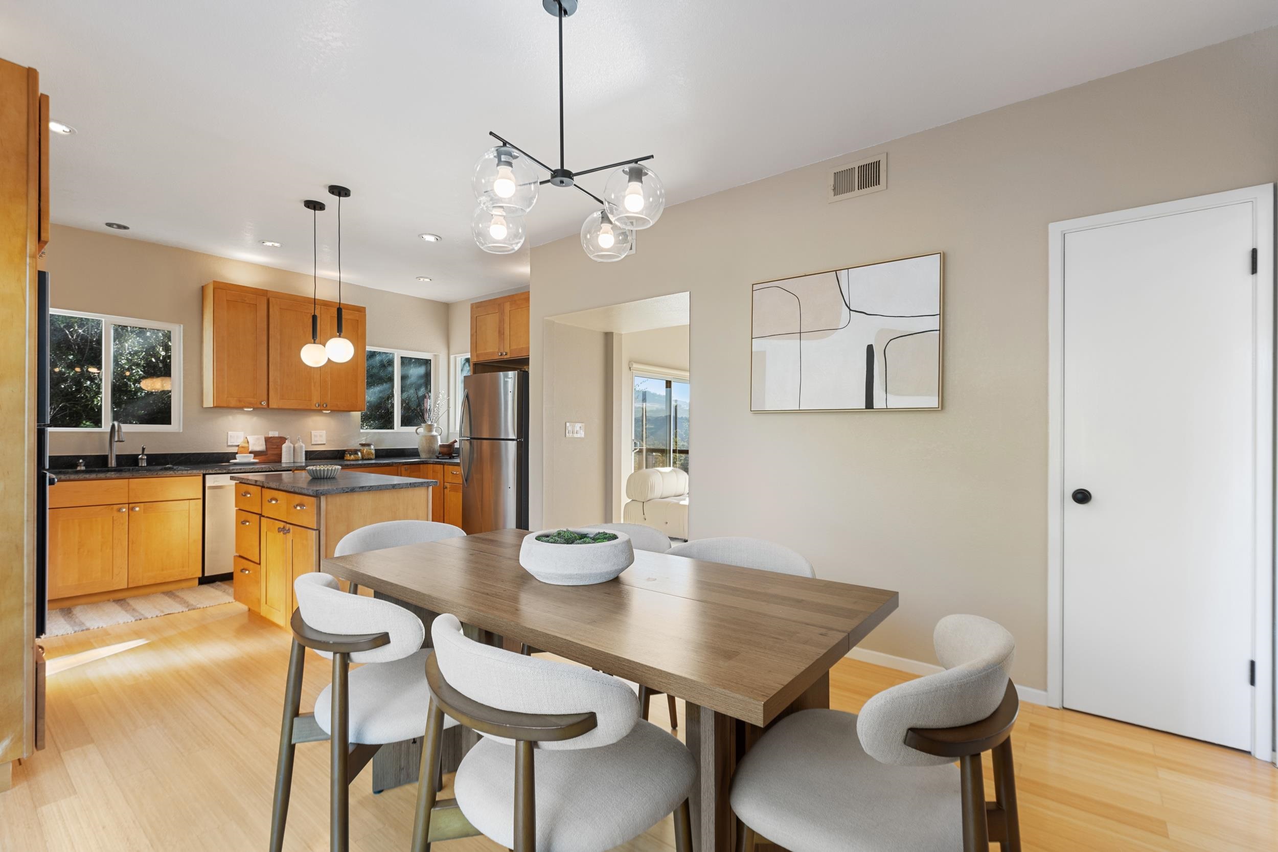 Detail Gallery Image 9 of 59 For 3964 Perie Ln, San Jose,  CA 95132-3226 - 4 Beds | 3 Baths