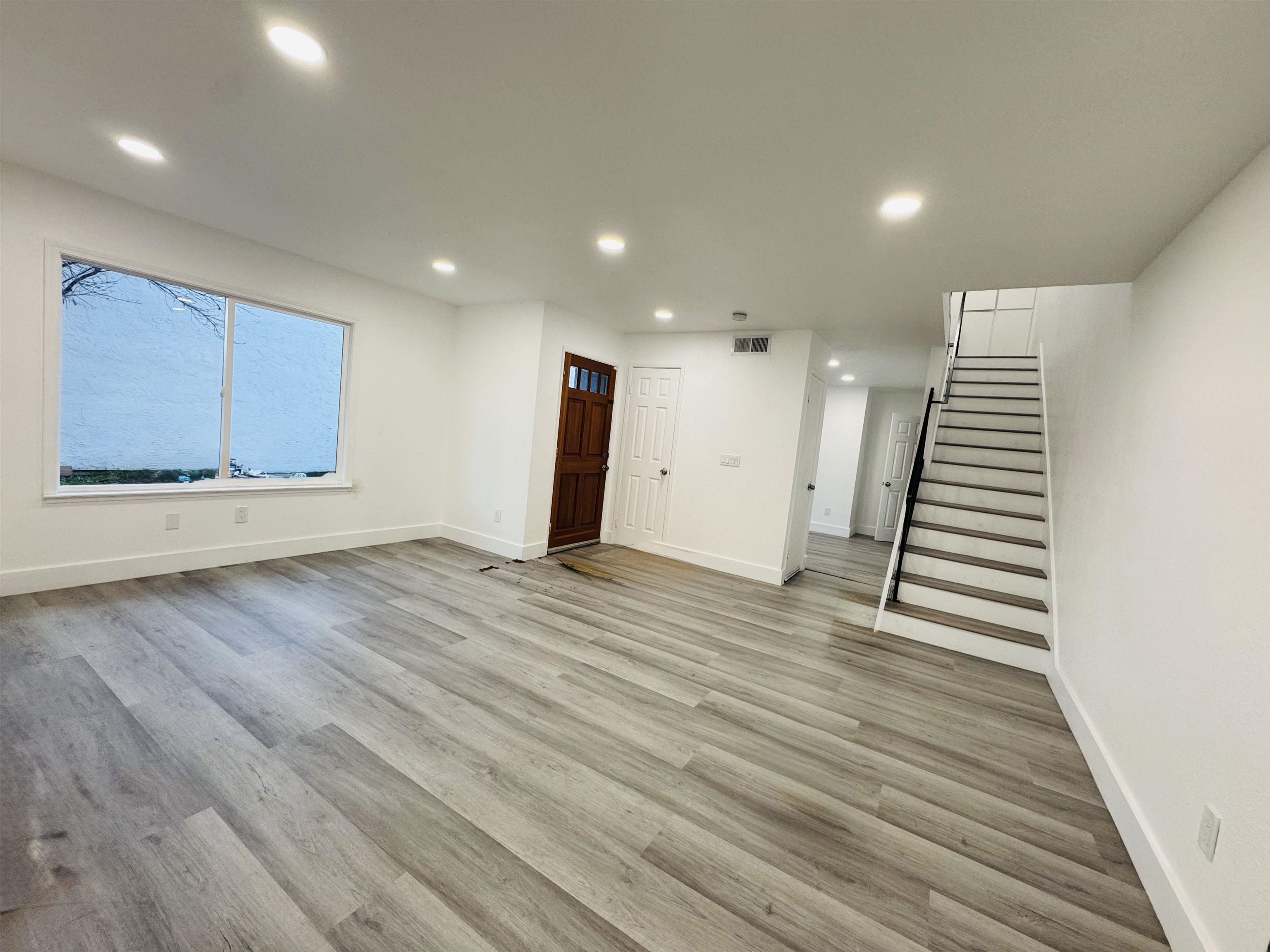 Detail Gallery Image 3 of 26 For 264 S 47th Street, Richmond,  CA 94804 - 3 Beds | 2/1 Baths