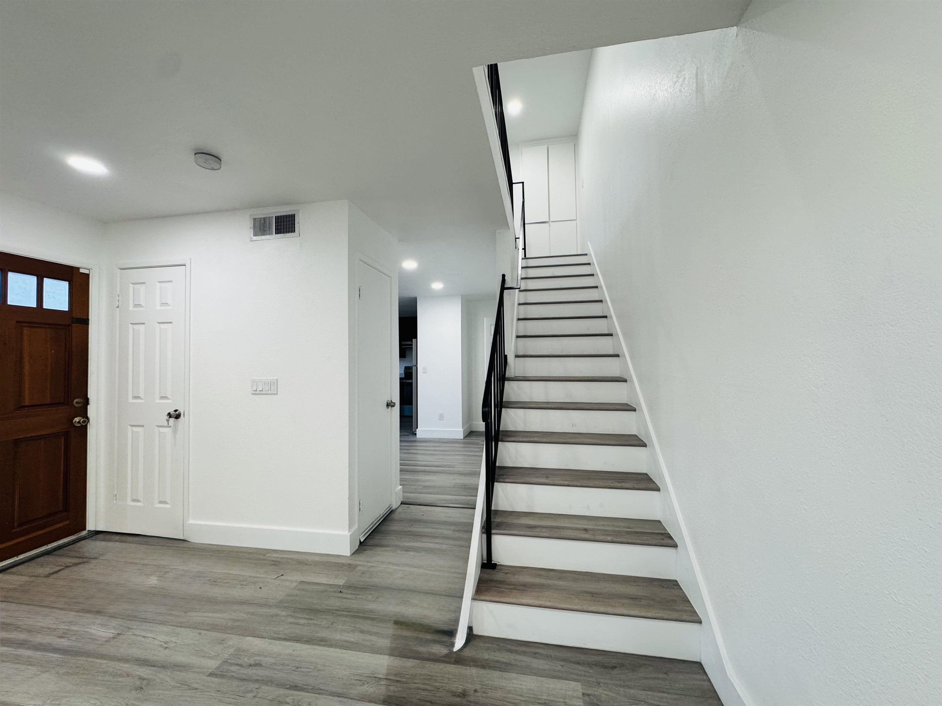 Detail Gallery Image 5 of 26 For 264 S 47th Street, Richmond,  CA 94804 - 3 Beds | 2/1 Baths