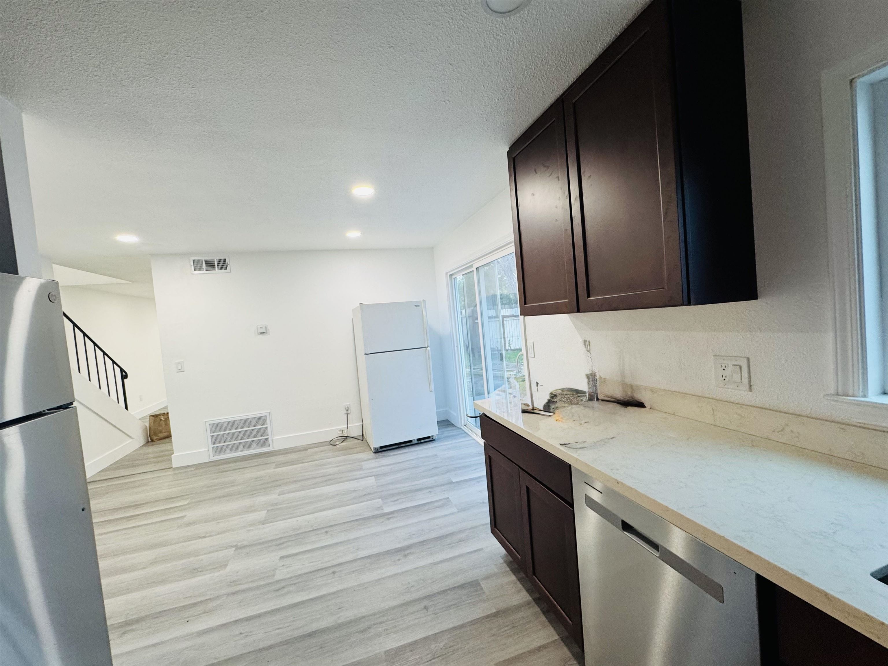 Detail Gallery Image 7 of 26 For 264 S 47th Street, Richmond,  CA 94804 - 3 Beds | 2/1 Baths