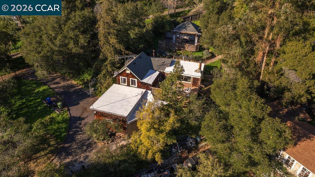 Detail Gallery Image 2 of 39 For 7308 Altura Pl, Oakland,  CA 94605 - 3 Beds | 1 Baths