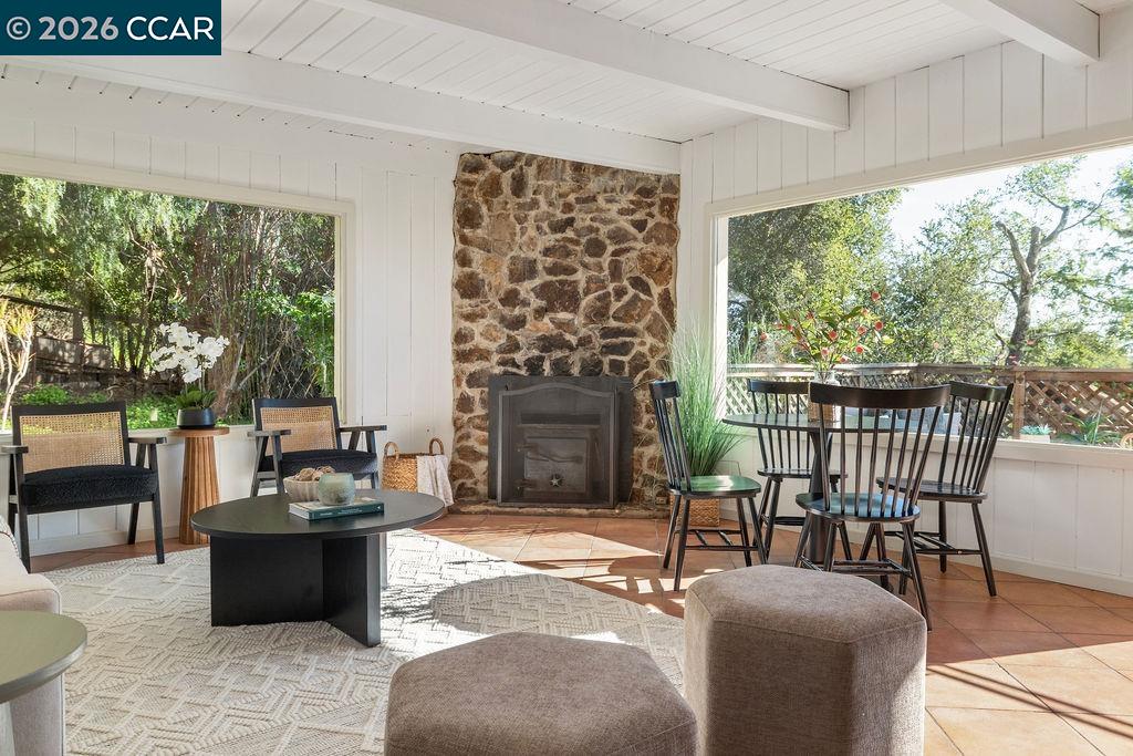 Detail Gallery Image 11 of 39 For 7308 Altura Pl, Oakland,  CA 94605 - 3 Beds | 1 Baths