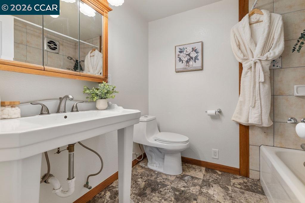 Detail Gallery Image 19 of 39 For 7308 Altura Pl, Oakland,  CA 94605 - 3 Beds | 1 Baths