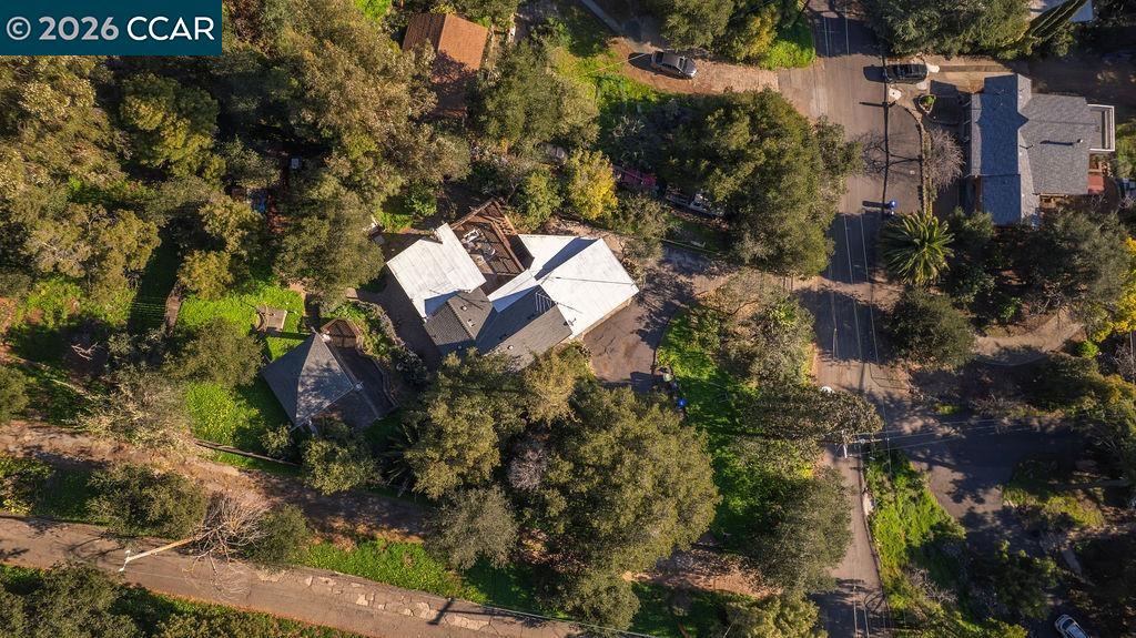 Detail Gallery Image 3 of 39 For 7308 Altura Pl, Oakland,  CA 94605 - 3 Beds | 1 Baths