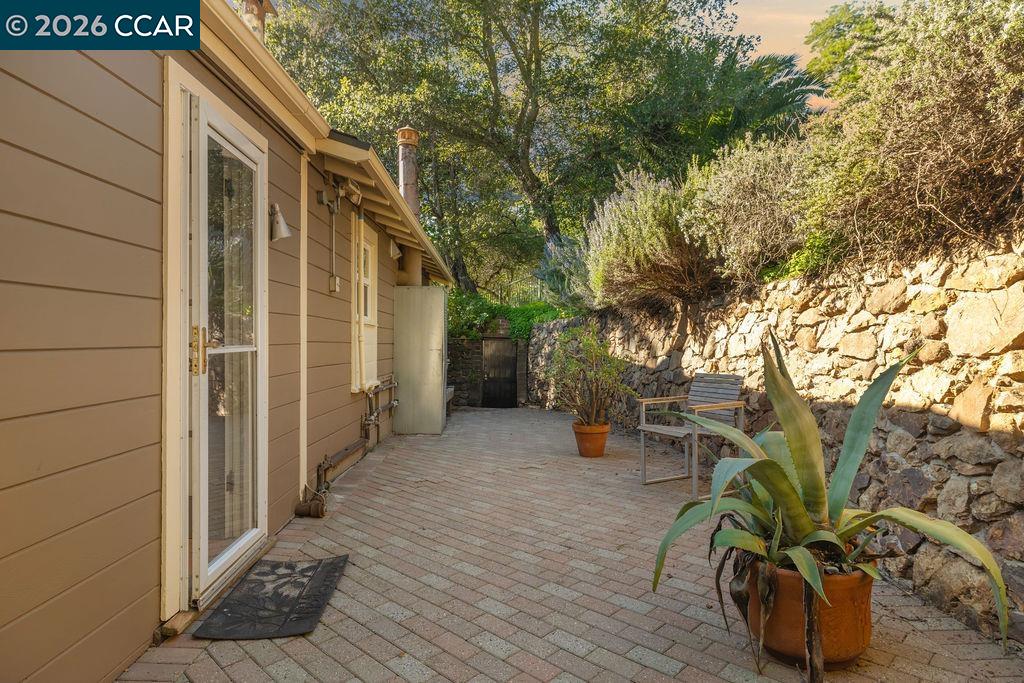 Detail Gallery Image 29 of 39 For 7308 Altura Pl, Oakland,  CA 94605 - 3 Beds | 1 Baths