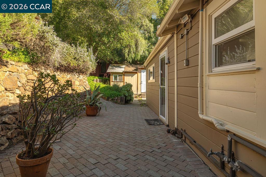 Detail Gallery Image 30 of 39 For 7308 Altura Pl, Oakland,  CA 94605 - 3 Beds | 1 Baths