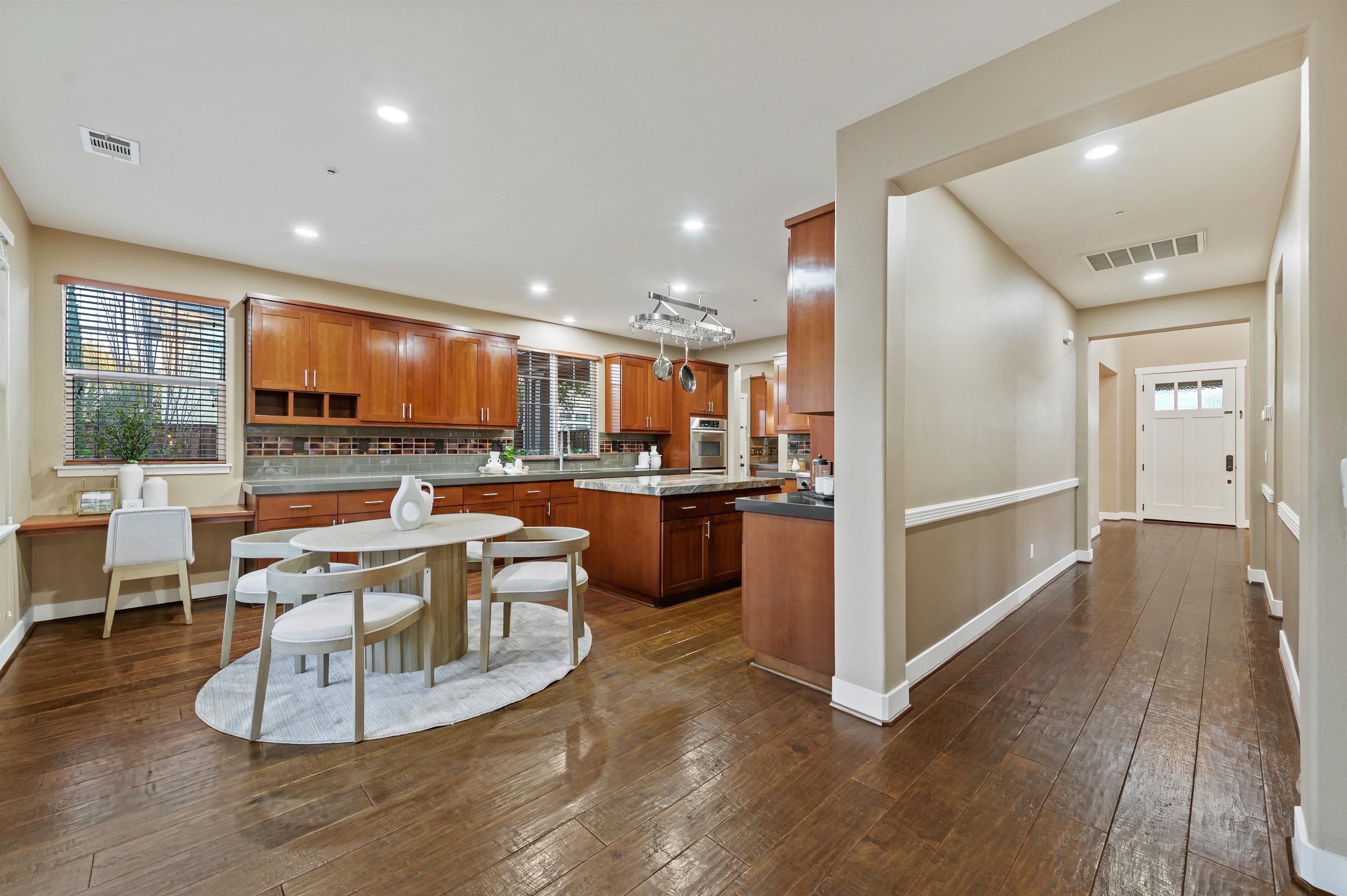 Detail Gallery Image 4 of 46 For 2535 Kellogg Loop, Livermore,  CA 94550 - 5 Beds | 4 Baths