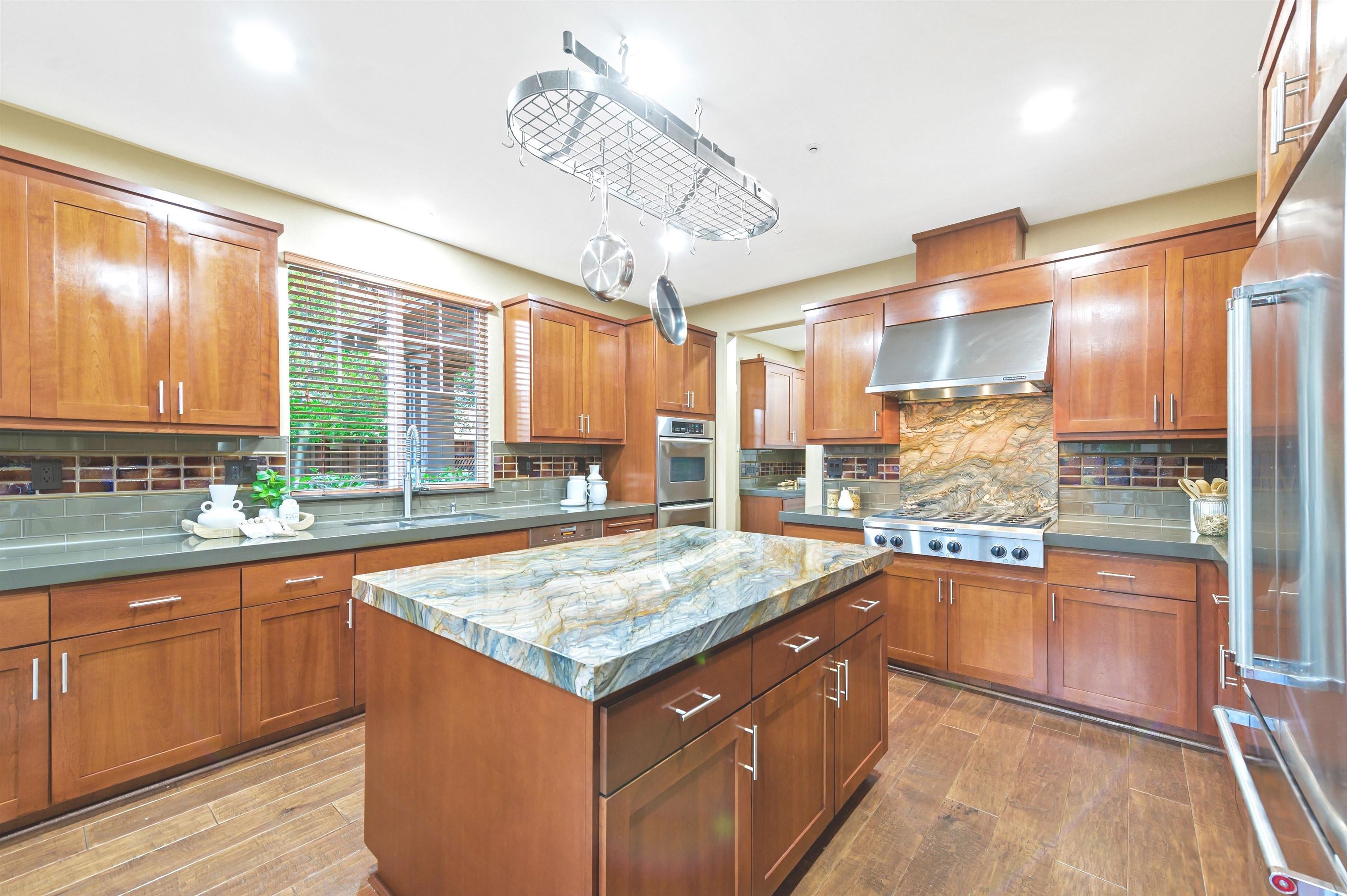 Detail Gallery Image 6 of 46 For 2535 Kellogg Loop, Livermore,  CA 94550 - 5 Beds | 4 Baths