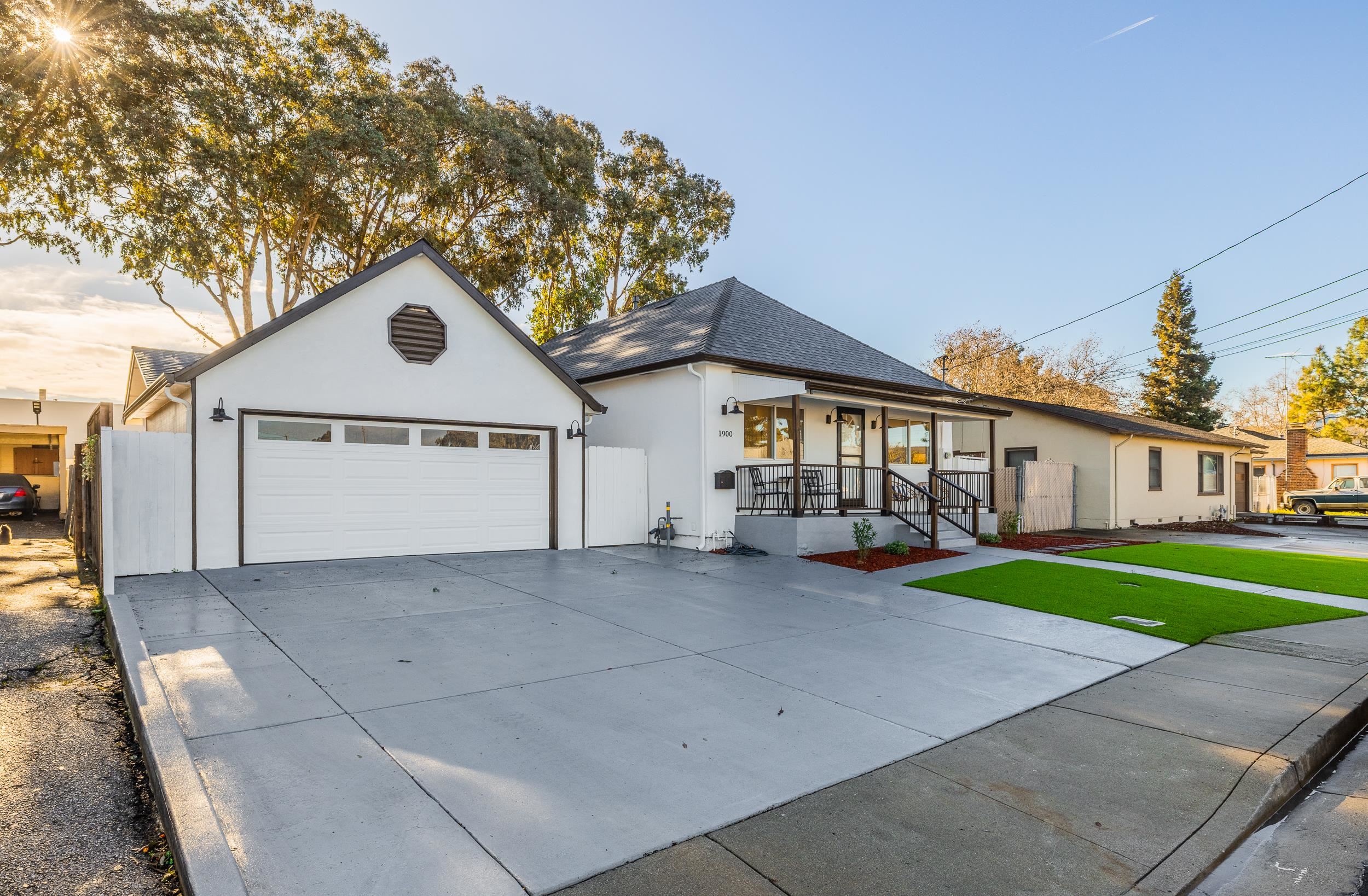 Detail Gallery Image 3 of 39 For 1900 Chestnut Street, Santa Clara,  CA 95054-1736 - 4 Beds | 3 Baths