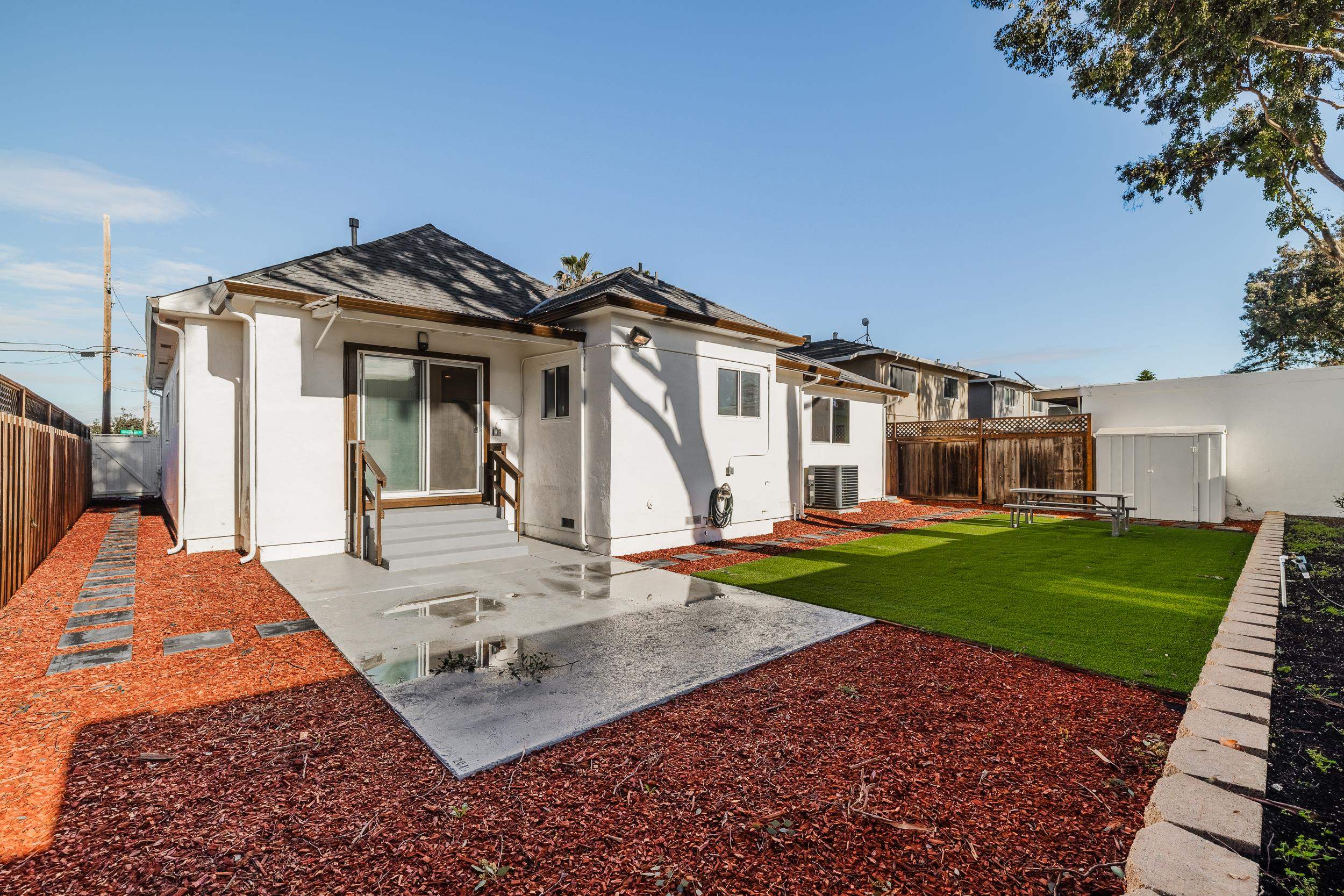 Detail Gallery Image 28 of 39 For 1900 Chestnut Street, Santa Clara,  CA 95054-1736 - 4 Beds | 3 Baths