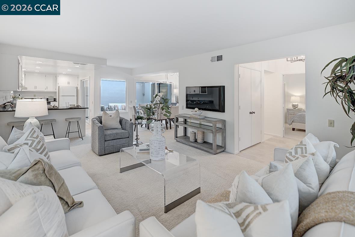 Photo #5: 41121652 Listing: Photo #5