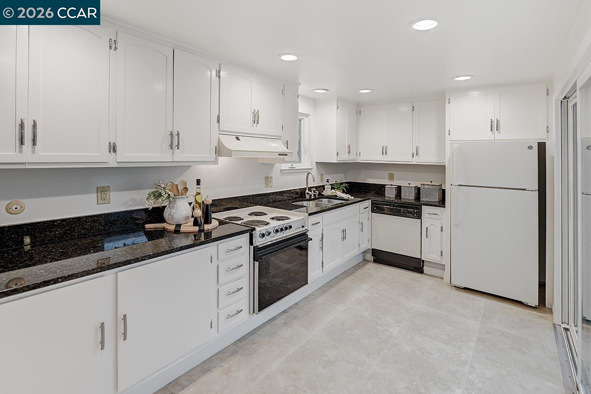 Photo #7: 41121652 Listing: Photo #7