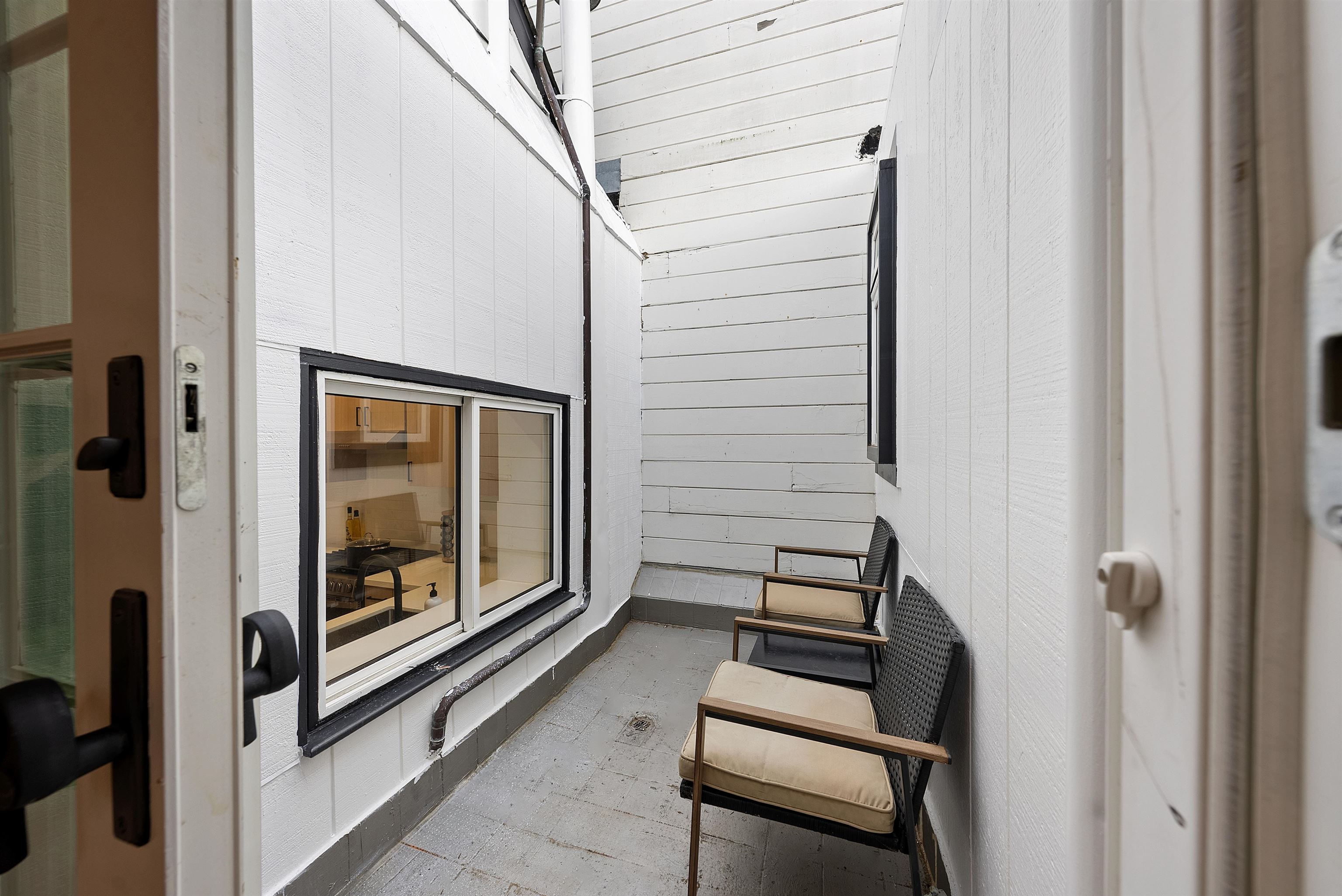 Detail Gallery Image 12 of 55 For 1875 9th Ave, San Francisco,  CA 94122 - 7 Beds | 3 Baths