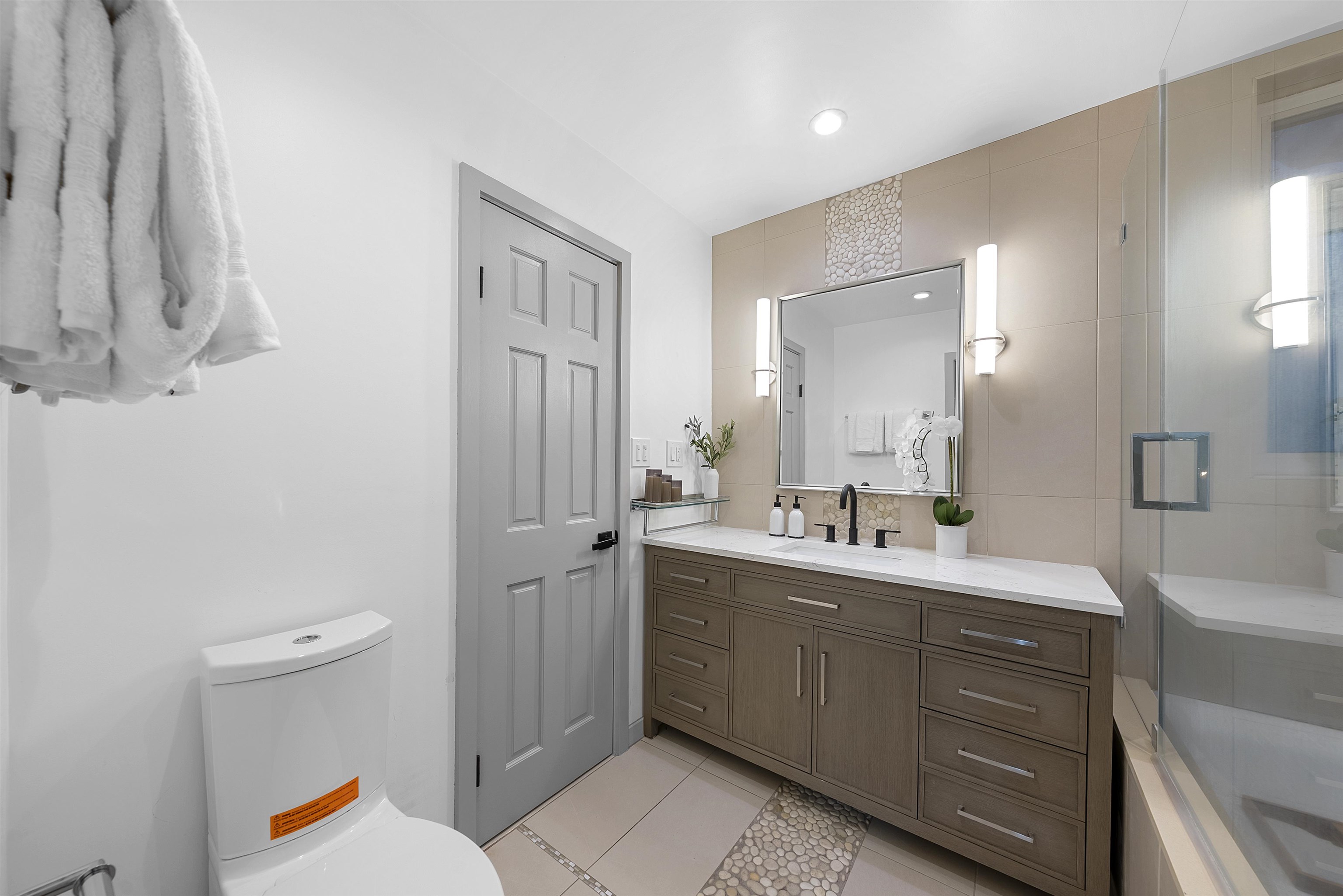 Detail Gallery Image 19 of 55 For 1875 9th Ave, San Francisco,  CA 94122 - 7 Beds | 3 Baths