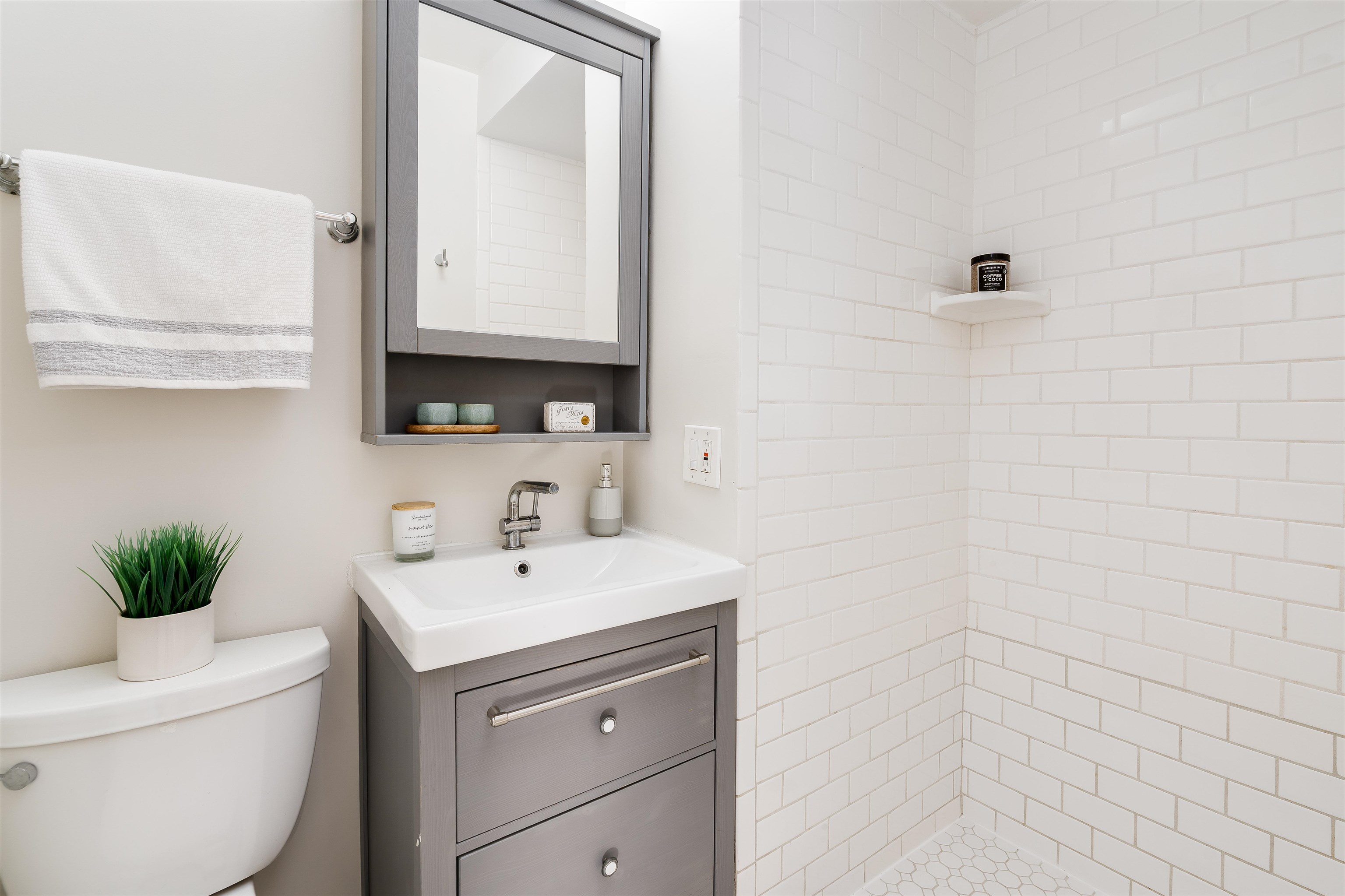 Detail Gallery Image 23 of 31 For 5431 Ygnacio Ave, Oakland,  CA 94601 - 3 Beds | 2 Baths