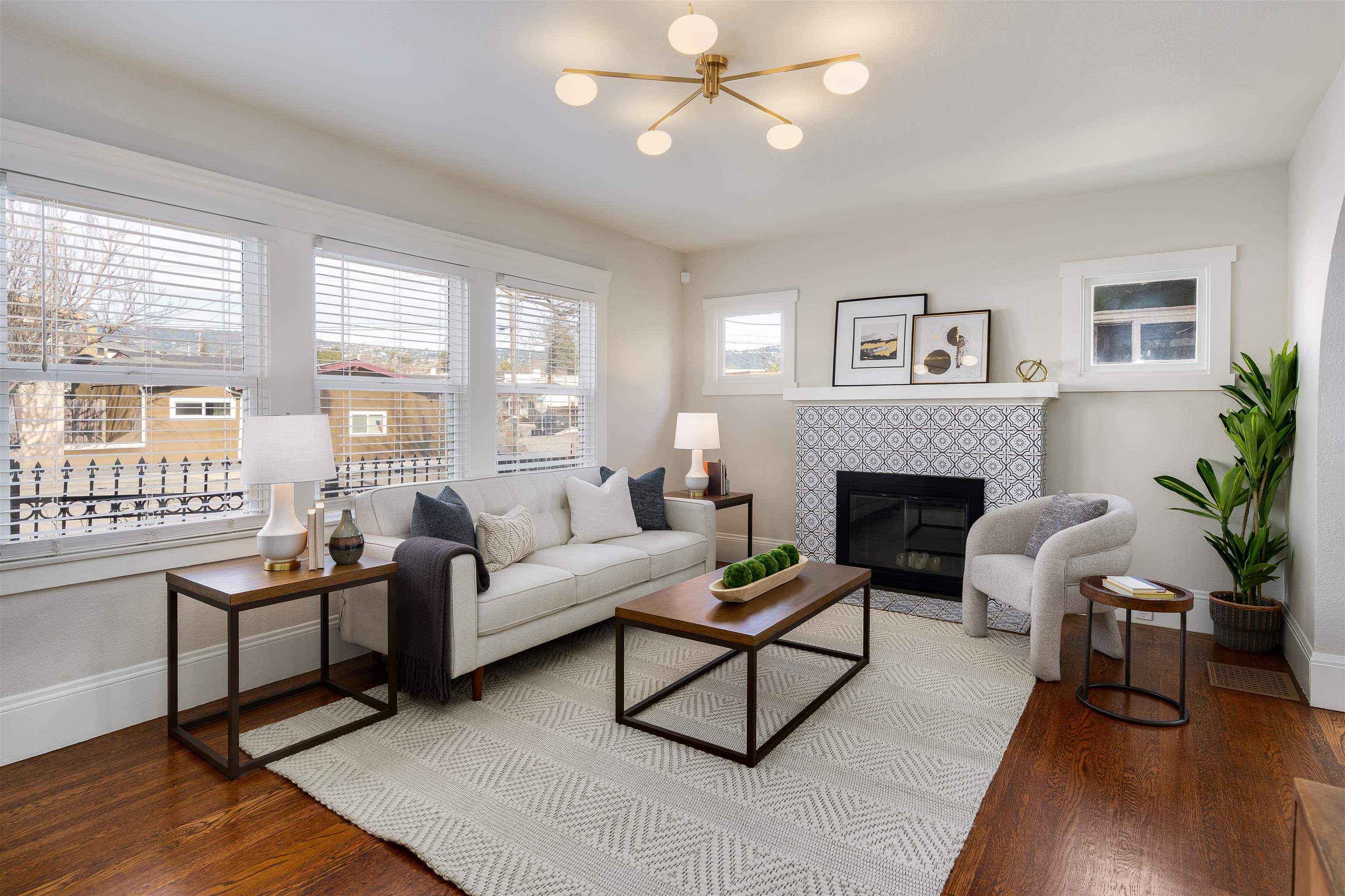 Detail Gallery Image 5 of 31 For 5431 Ygnacio Ave, Oakland,  CA 94601 - 3 Beds | 2 Baths