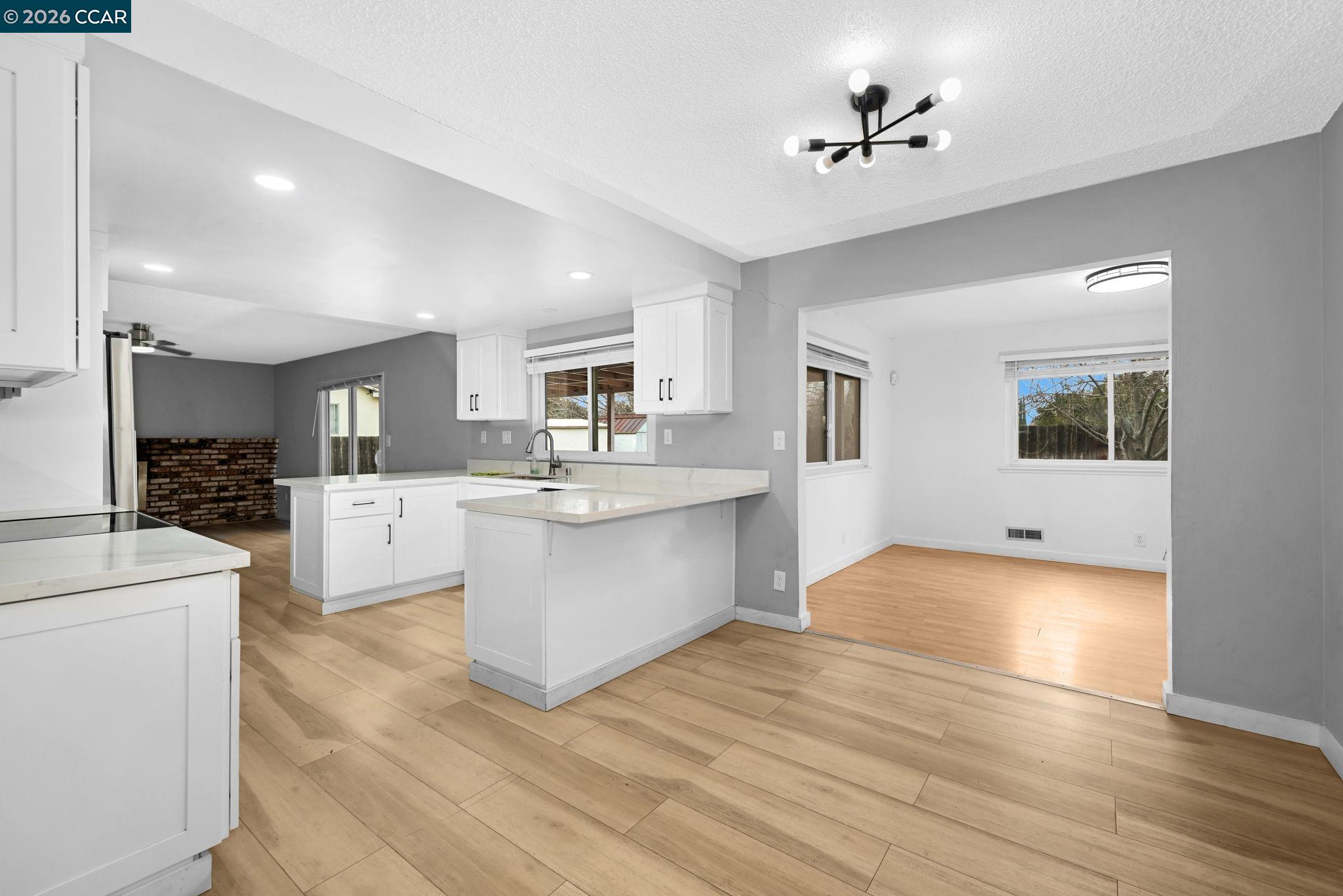 Detail Gallery Image 7 of 32 For 1593 Norine Dr, Pittsburg,  CA 94565 - 4 Beds | 2 Baths