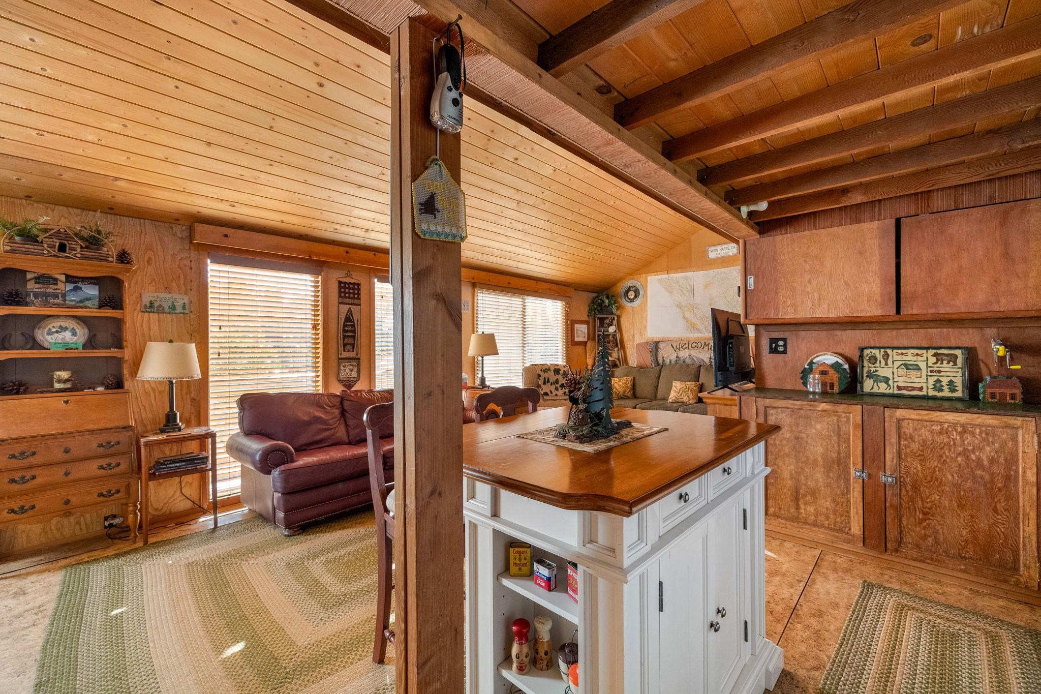 Detail Gallery Image 3 of 28 For 18824 Manzanita Dr, Twain Harte,  CA 95383 - 1 Beds | 1 Baths