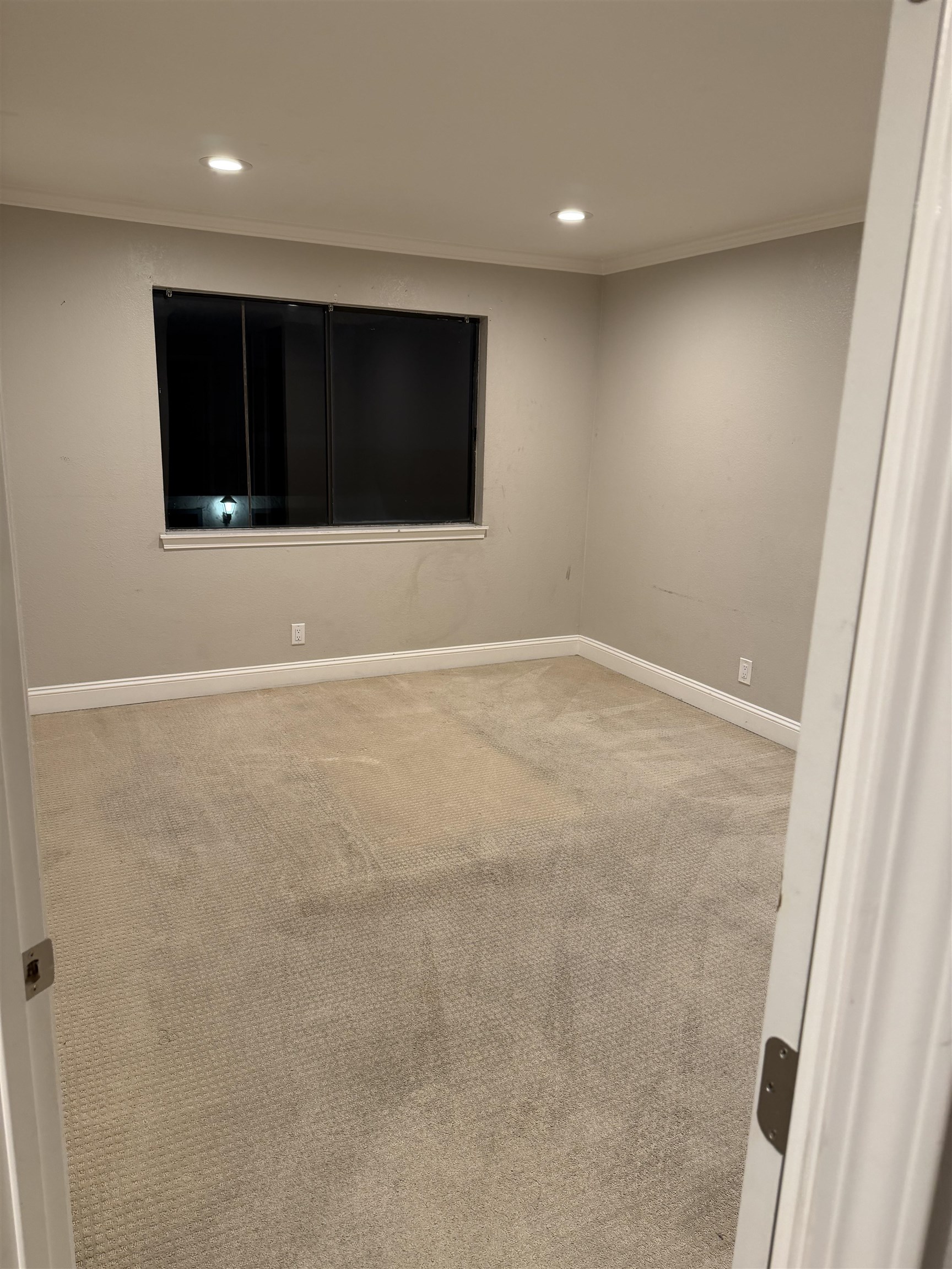 Detail Gallery Image 5 of 12 For 301 Kenbrook Cir, San Jose,  CA 95111 - 2 Beds | 2 Baths