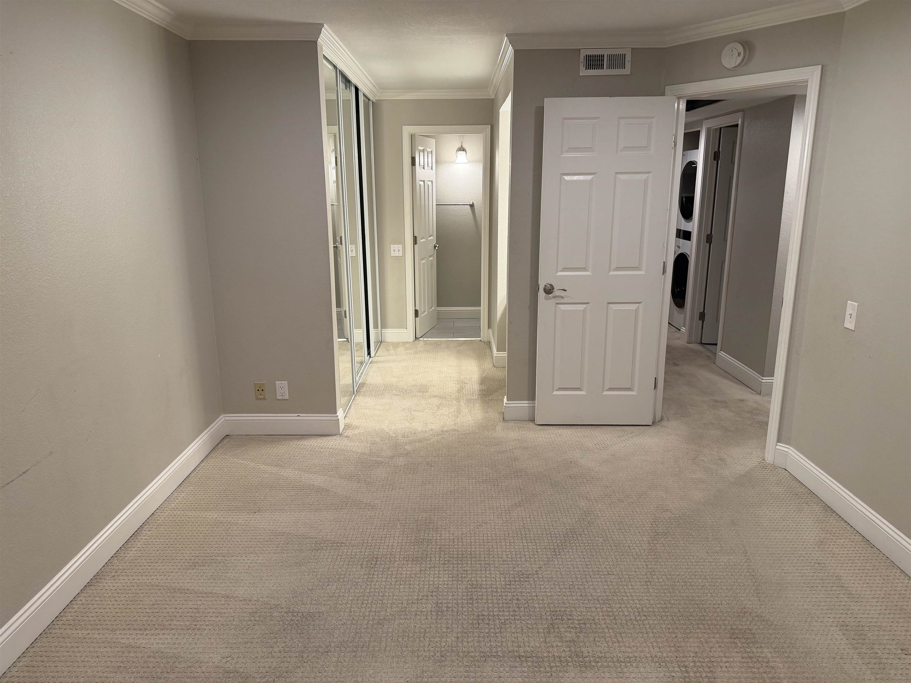 Detail Gallery Image 7 of 12 For 301 Kenbrook Cir, San Jose,  CA 95111 - 2 Beds | 2 Baths