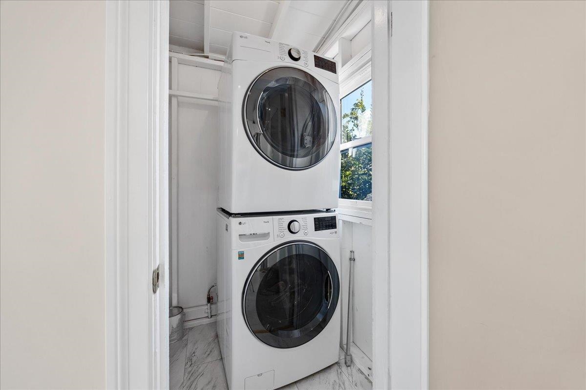 Detail Gallery Image 14 of 47 For 1720 Walnut St., Alameda,  CA 94501 - 2 Beds | 2 Baths