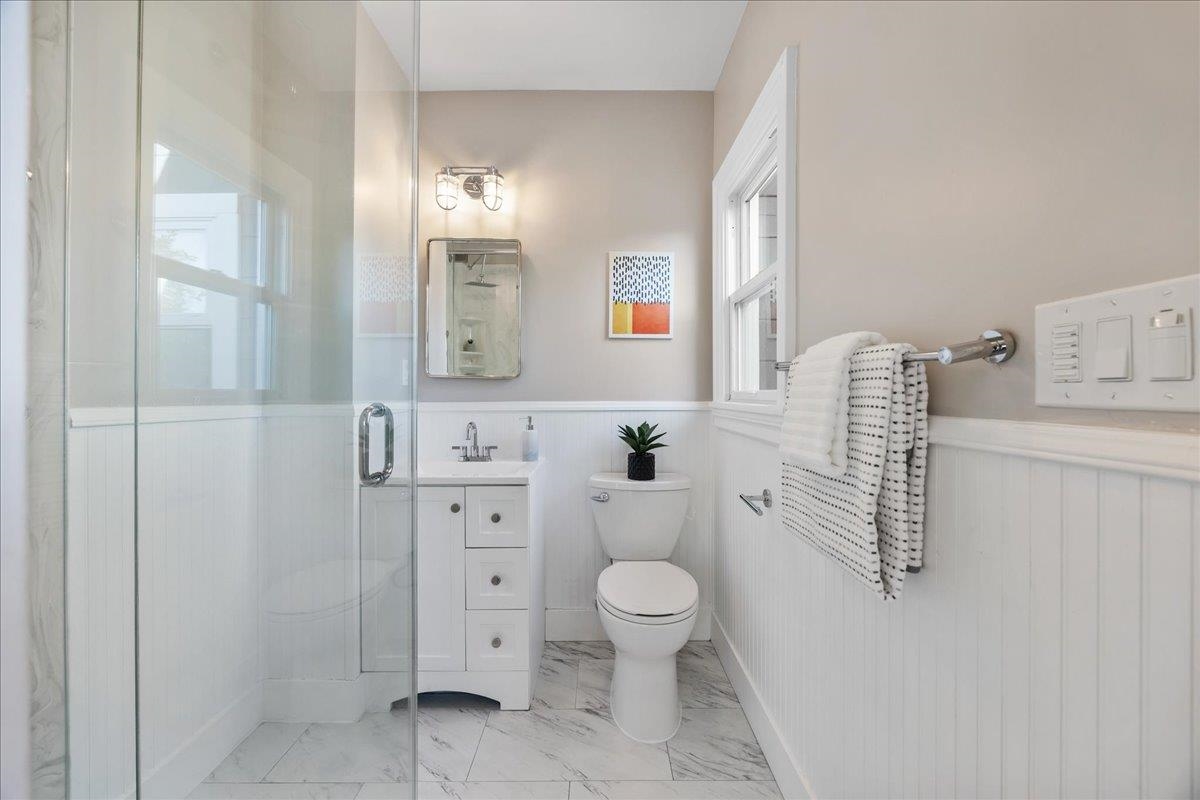 Detail Gallery Image 17 of 47 For 1720 Walnut St., Alameda,  CA 94501 - 2 Beds | 2 Baths